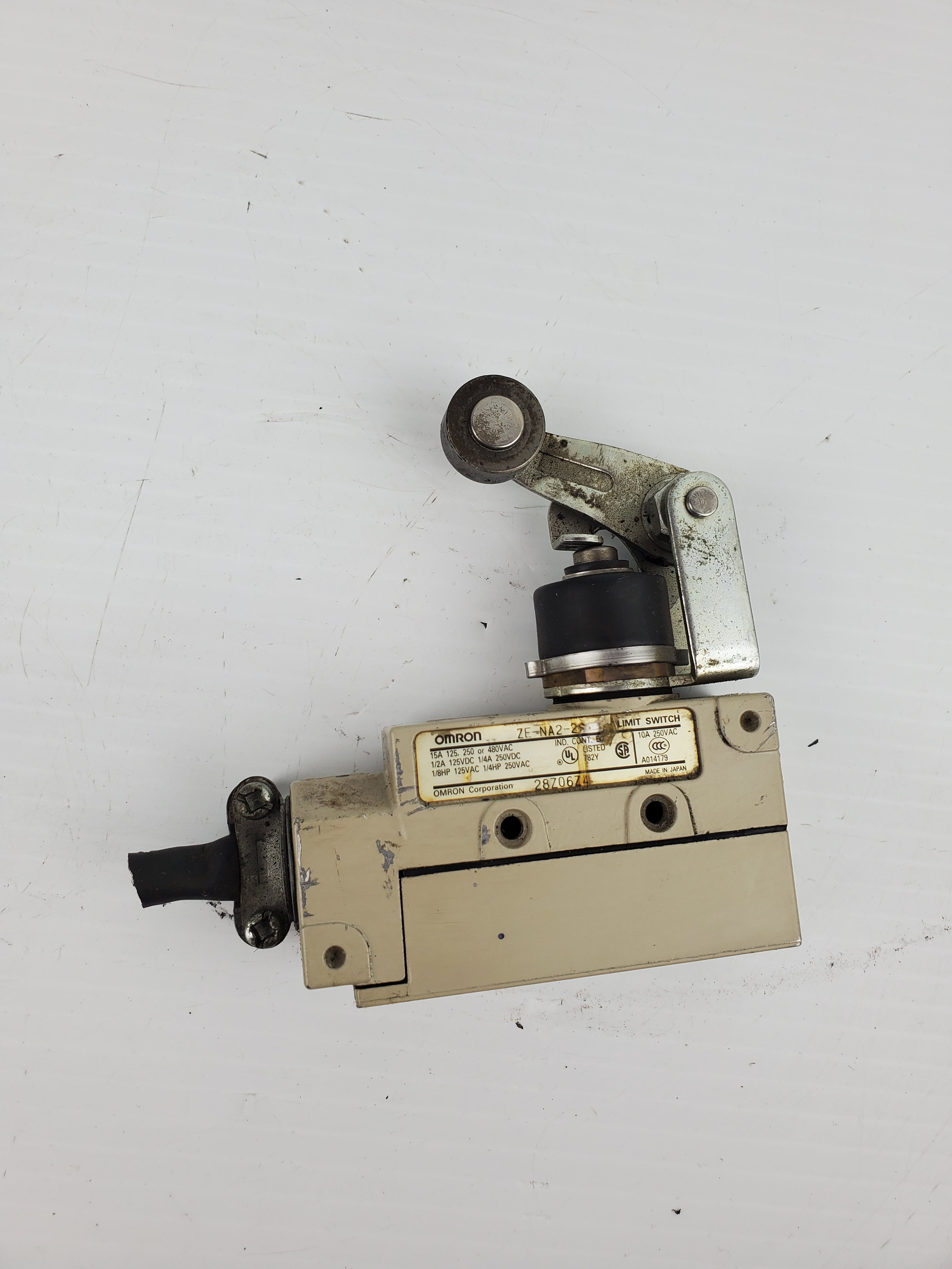 Omron ZE-NA2-2S Limit Switch 10A 250VAC