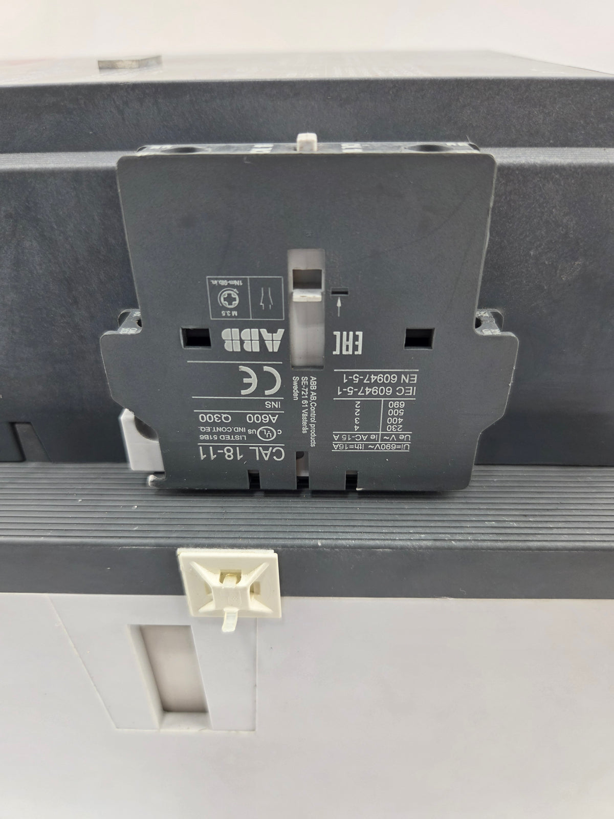 ABB AF460-30 Contactor 460A AC-3 700A AC-1 3 Pole 100-250V AC/DC Coil 600V