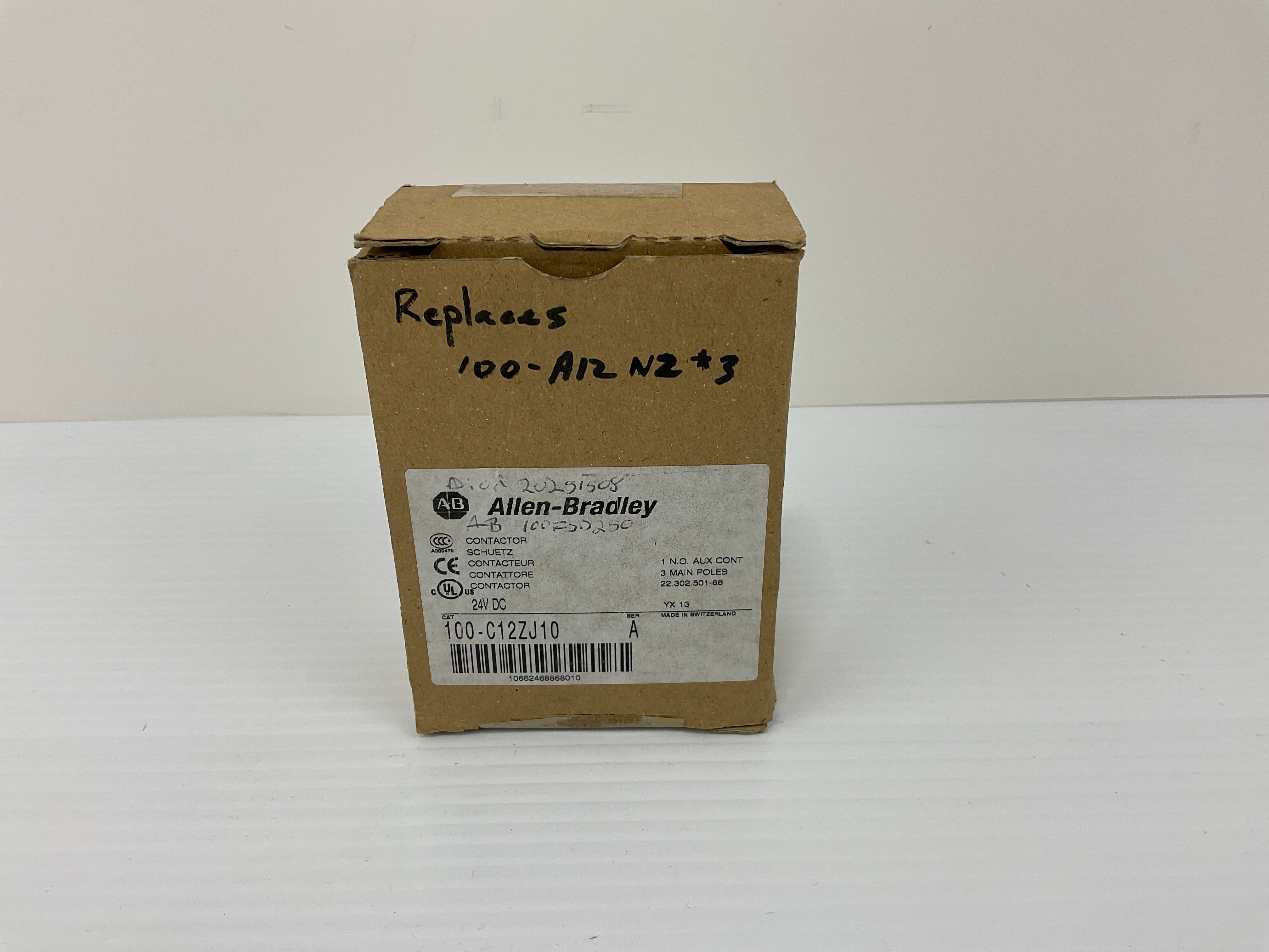 Allen Bradley Contactor 100-C12ZJ10 Series A 25 A 600 VAC