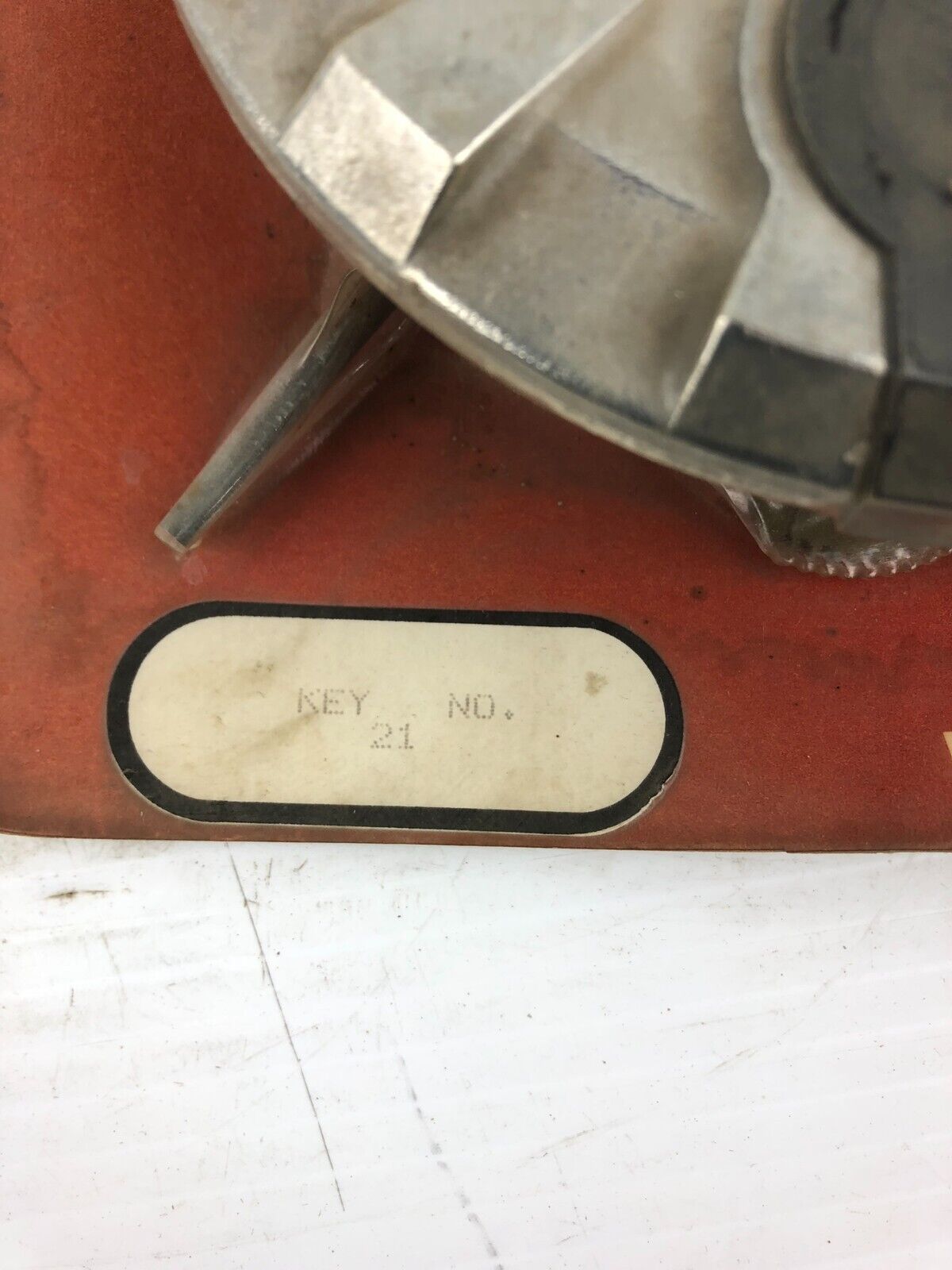 Velvac 600171 Locking Gas Cap Key #21