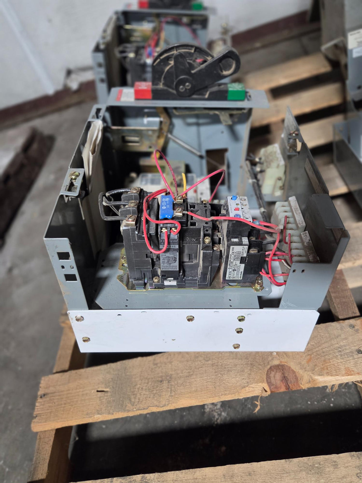 Allen-Bradley MCC Bucket 2113B Size 1 FVNR 15A Breaker 3.0HP 3PH 480V - No Door