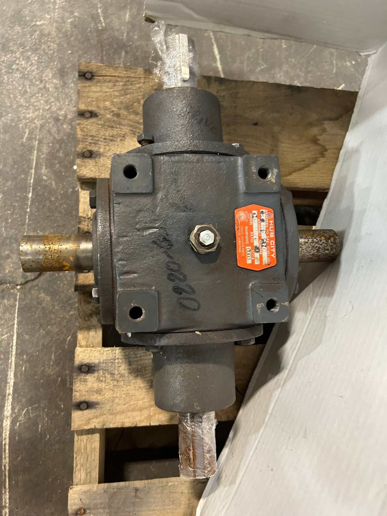 Hub City 0220-03423-600 Gear Reducer Ratio 1/1 Style GG 600