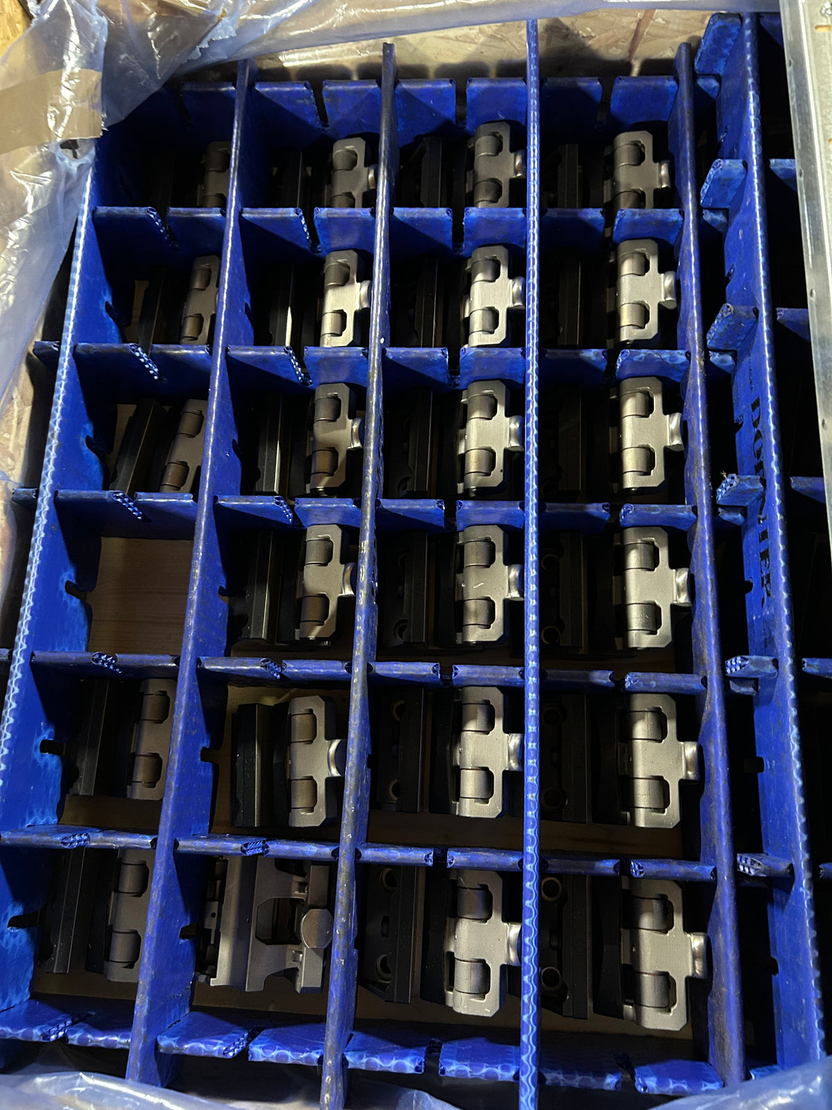 Tenter Pinch Clips Chain Assembly Links 674900 248A 212A - Crate of ~245 Units