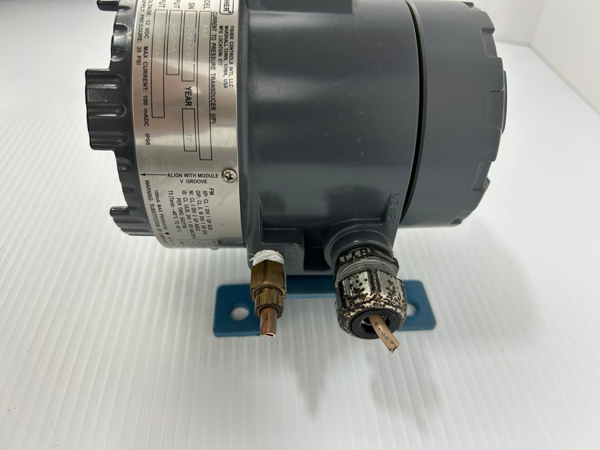 Fisher 846 Current to Pressure Transducer with Pressure Gauge 4-20mA 3-15PSIG