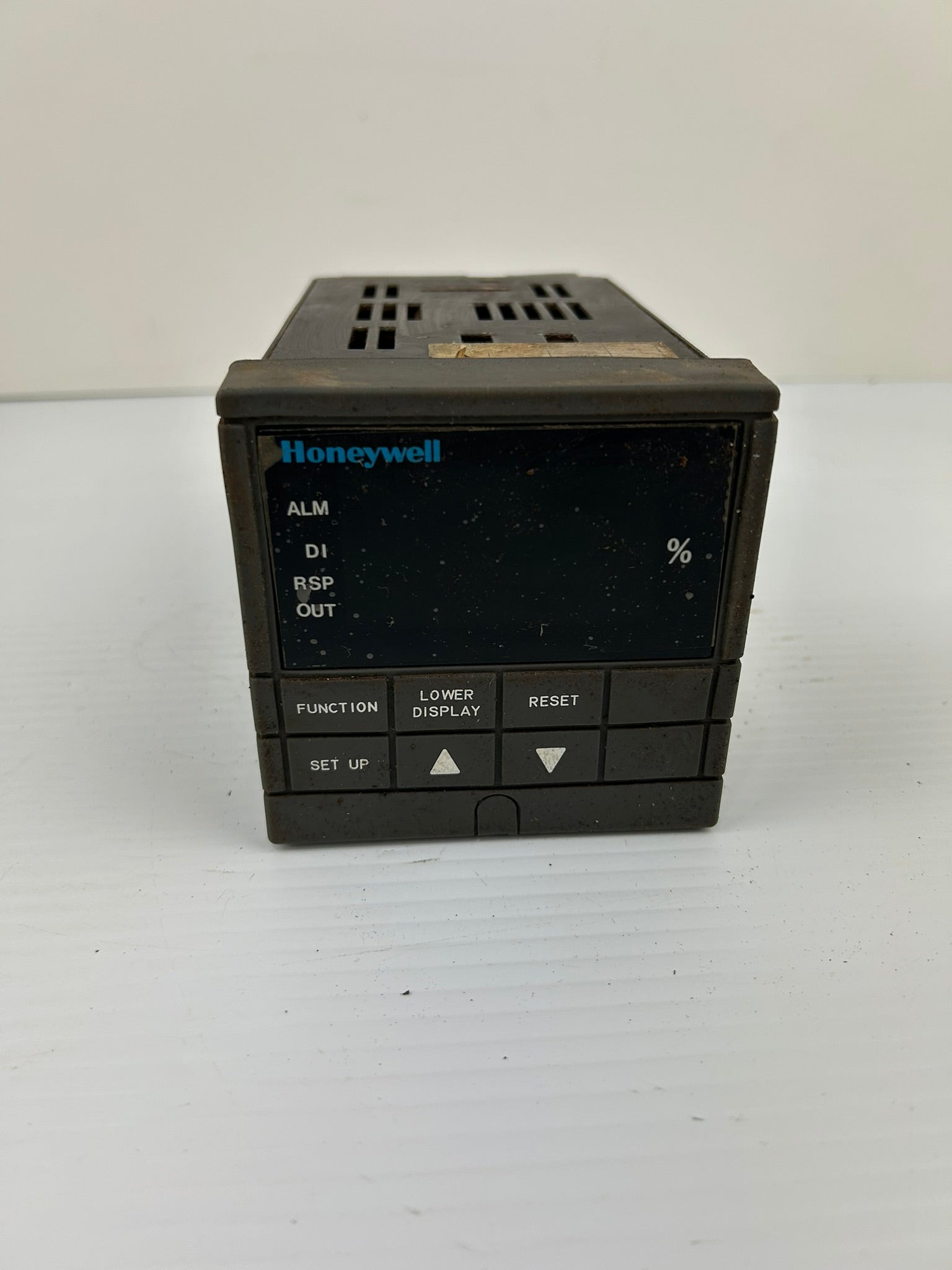 Honeywell DC330L-E0-000-10-0A0000-00-0 Temperature Controller UDC3300