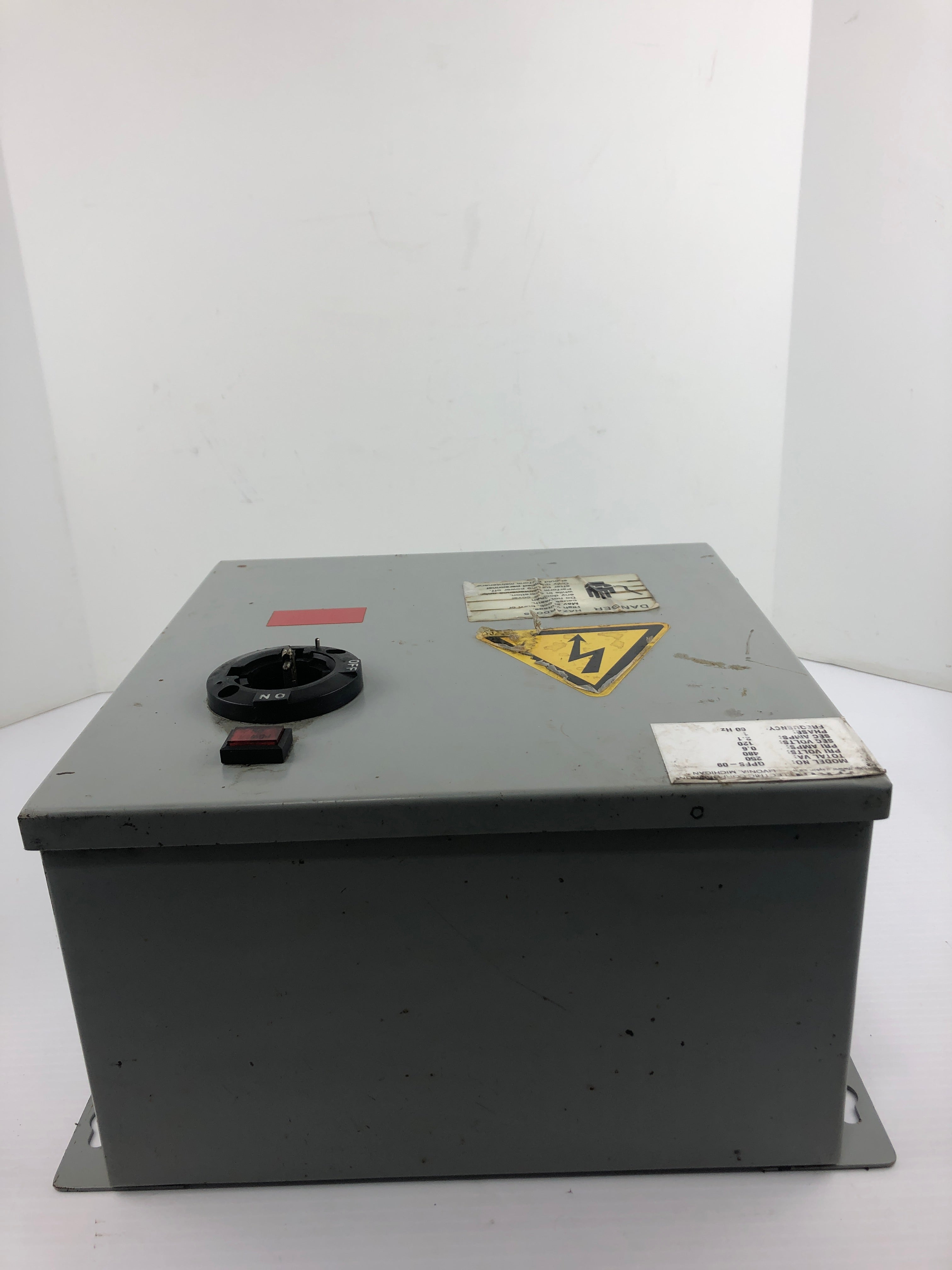 Daykin GPFS-09 Disconnect Transformer 1PH 60Hz - Missing ON/OFF Switch Cover