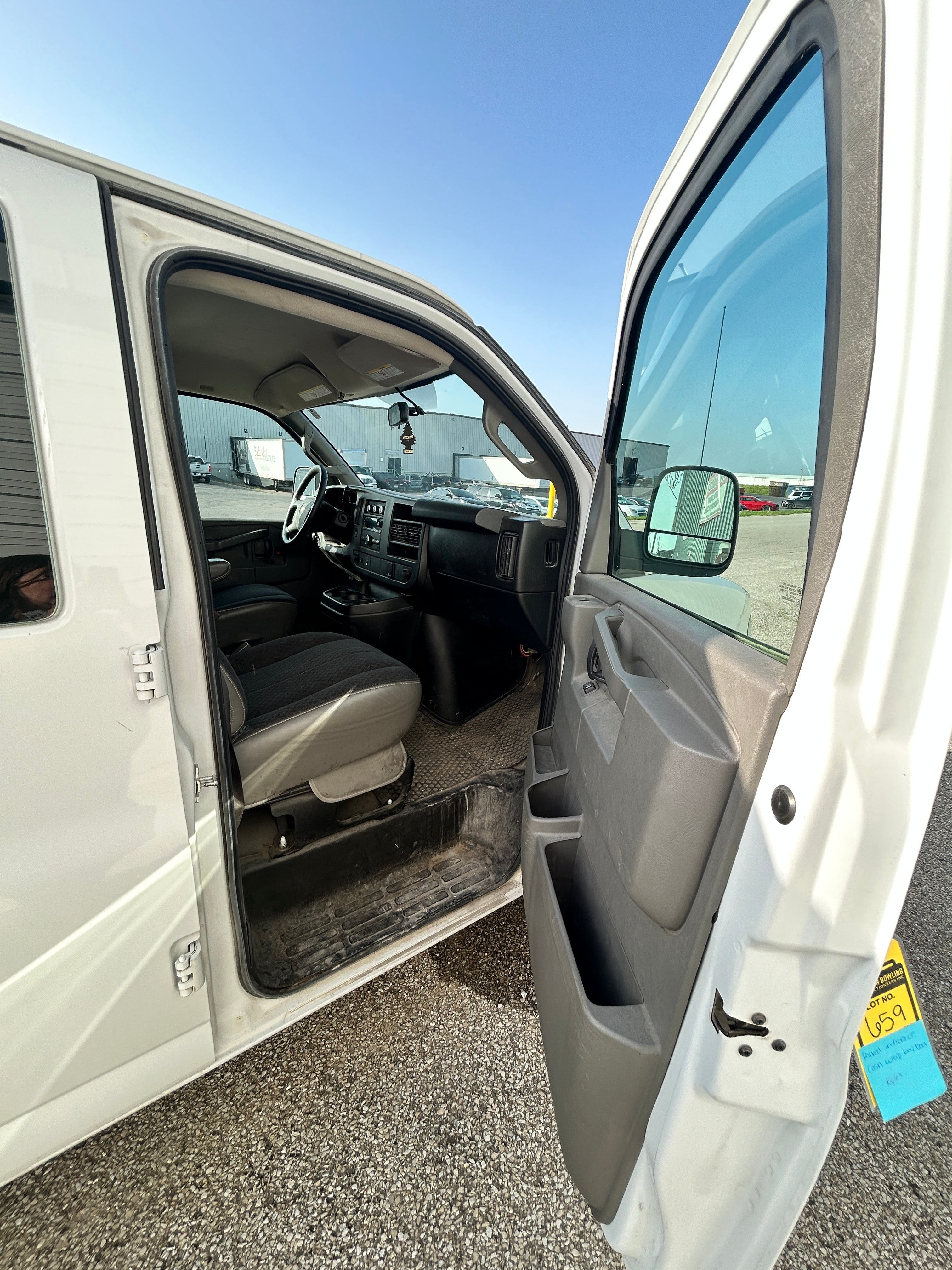 2019 Chevrolet Express 2500 Cargo Van White 130,540 miles 1GCWGAFG8K1229670