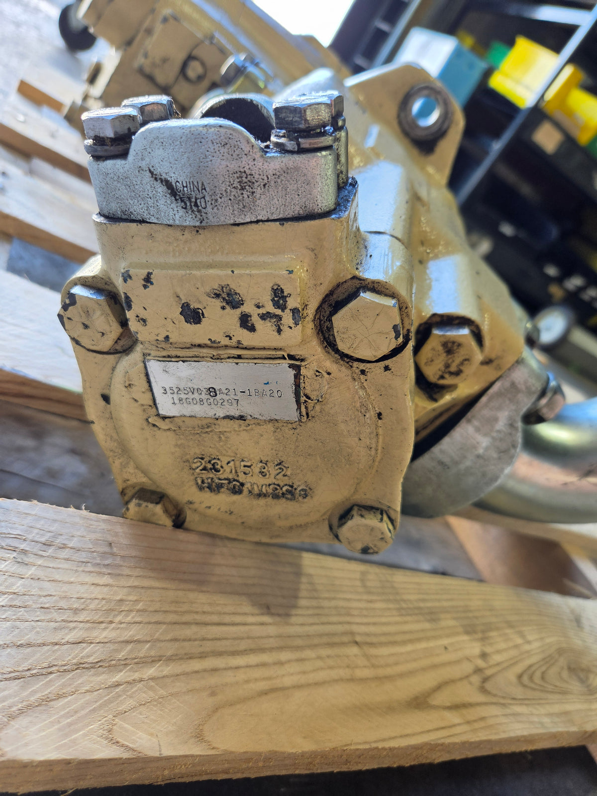 Vickers 3525VQ38A21-1BA20 Double Hydraulic Vane Pump 38/21 GPM Eaton 18G08G0297