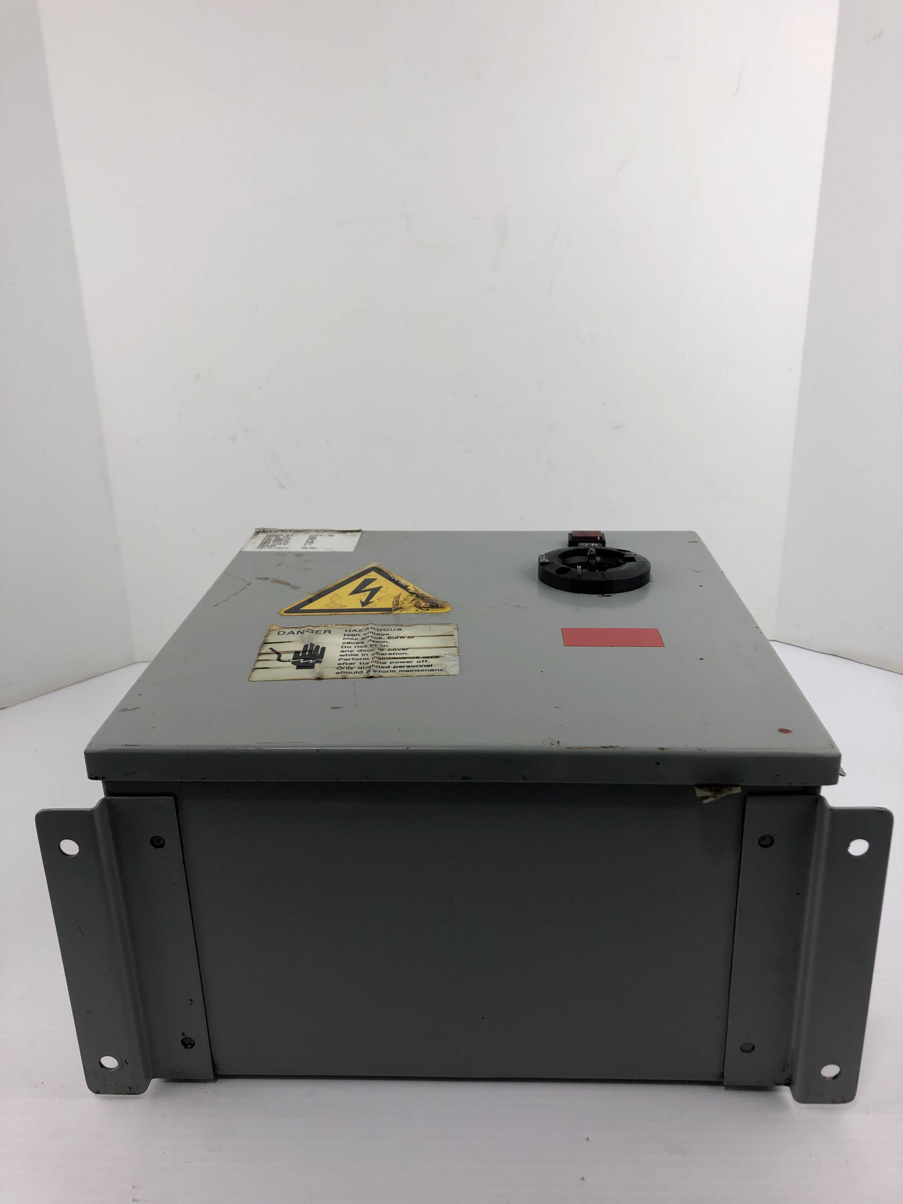 Daykin GPFS-09 Disconnect Transformer 1PH 60Hz - Missing ON/OFF Switch Cover