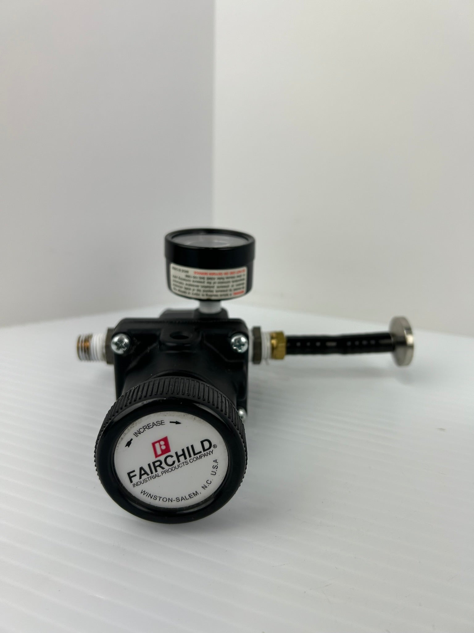 Fairchild 30243 Regulator 250 PSIG 17.0 bar with Norgren Gauge 0-160 PSI