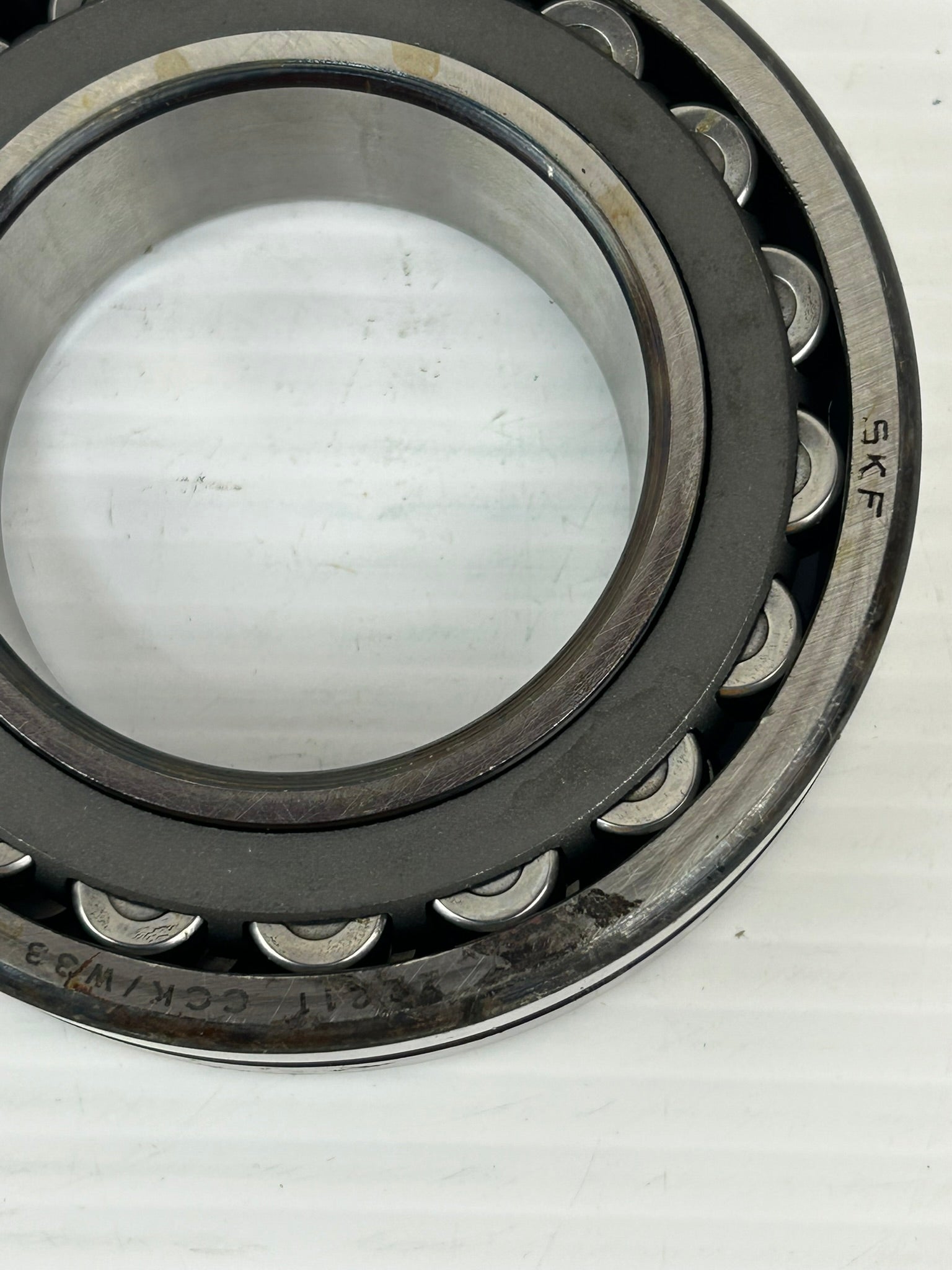 SKF 22211 CCK/W33 Spherical Roller Bearing 22211-CCK-W33 22211CCKW33