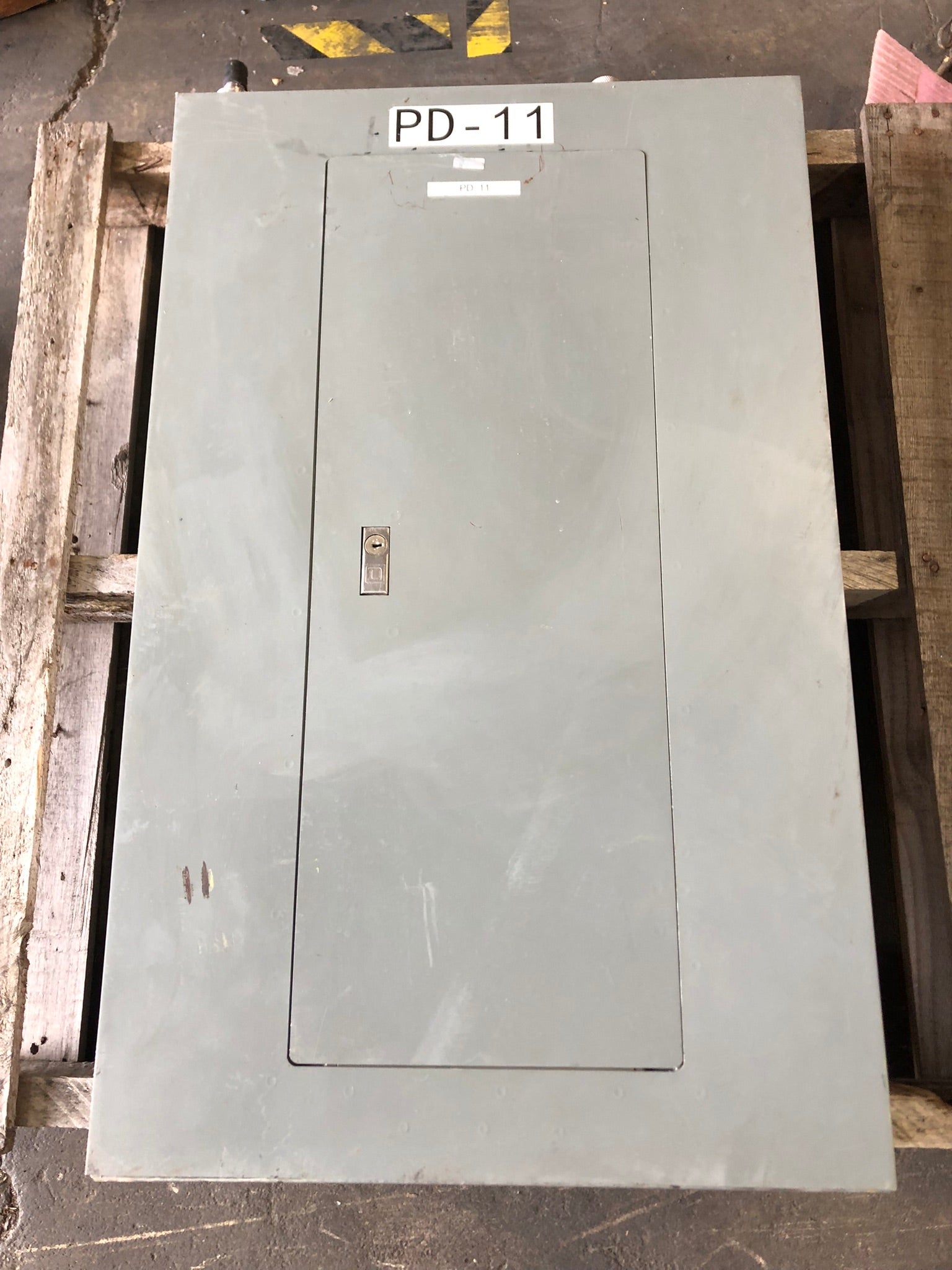Square D MHC32S Breaker Panel Box Type 1 Enclosure Series E2 NQOD30L225CU