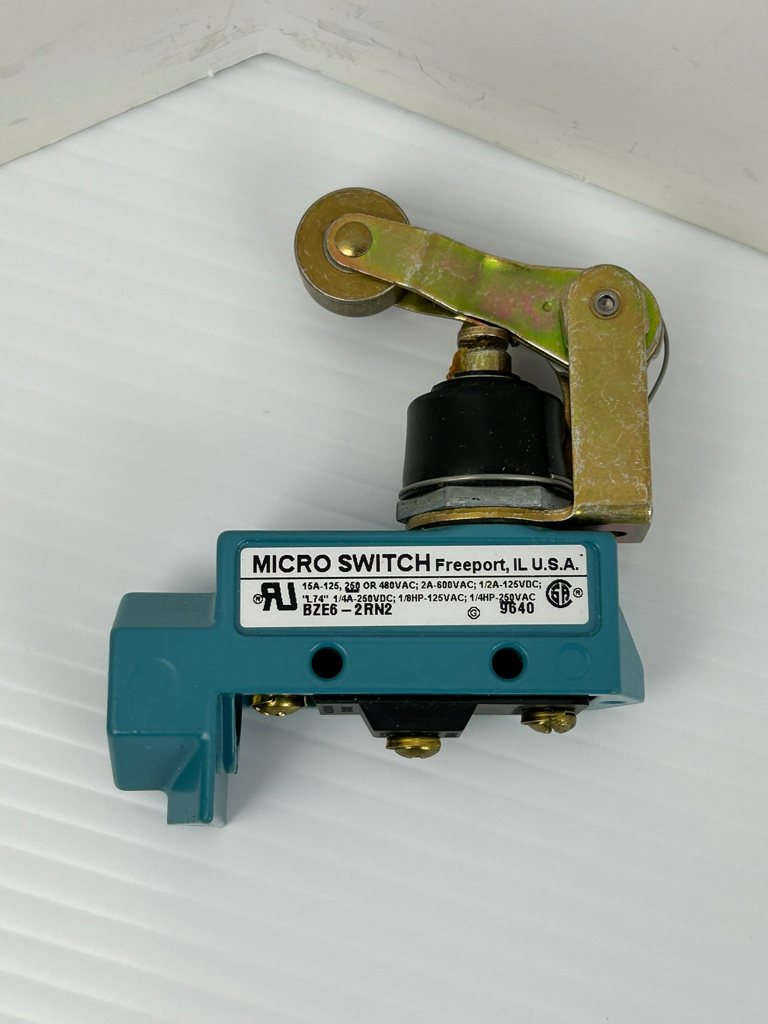 Honeywell BZE6-2RN2 Micro Switch