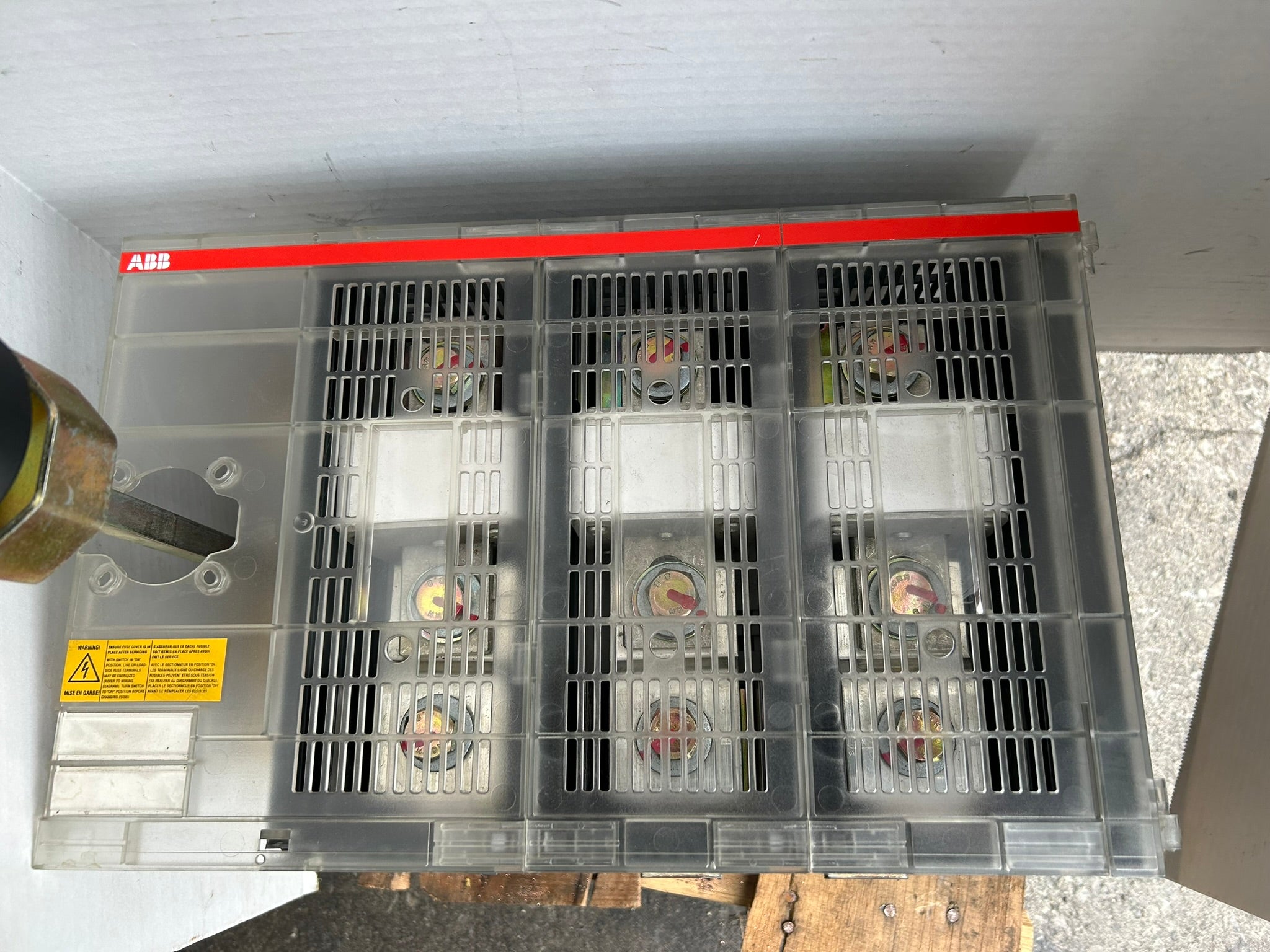 ABB OES800L3 Fusible Disconnect Switch 3 Pole 600VAC 800A with On/Off Switch