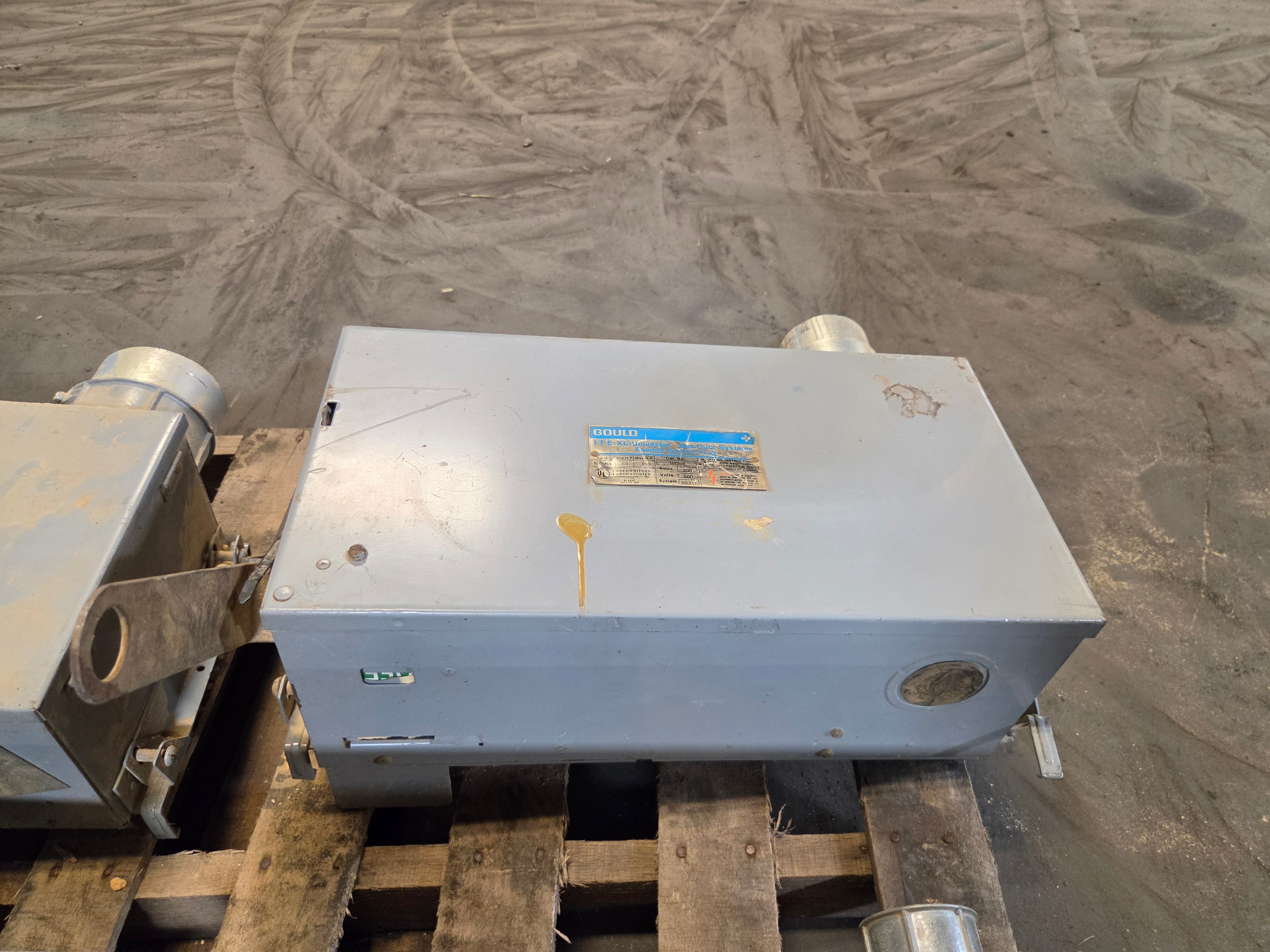 Gould ITE UV364 XL-Universal Bus Plug Fusible Switch 200A 600V Busway 3 Phase