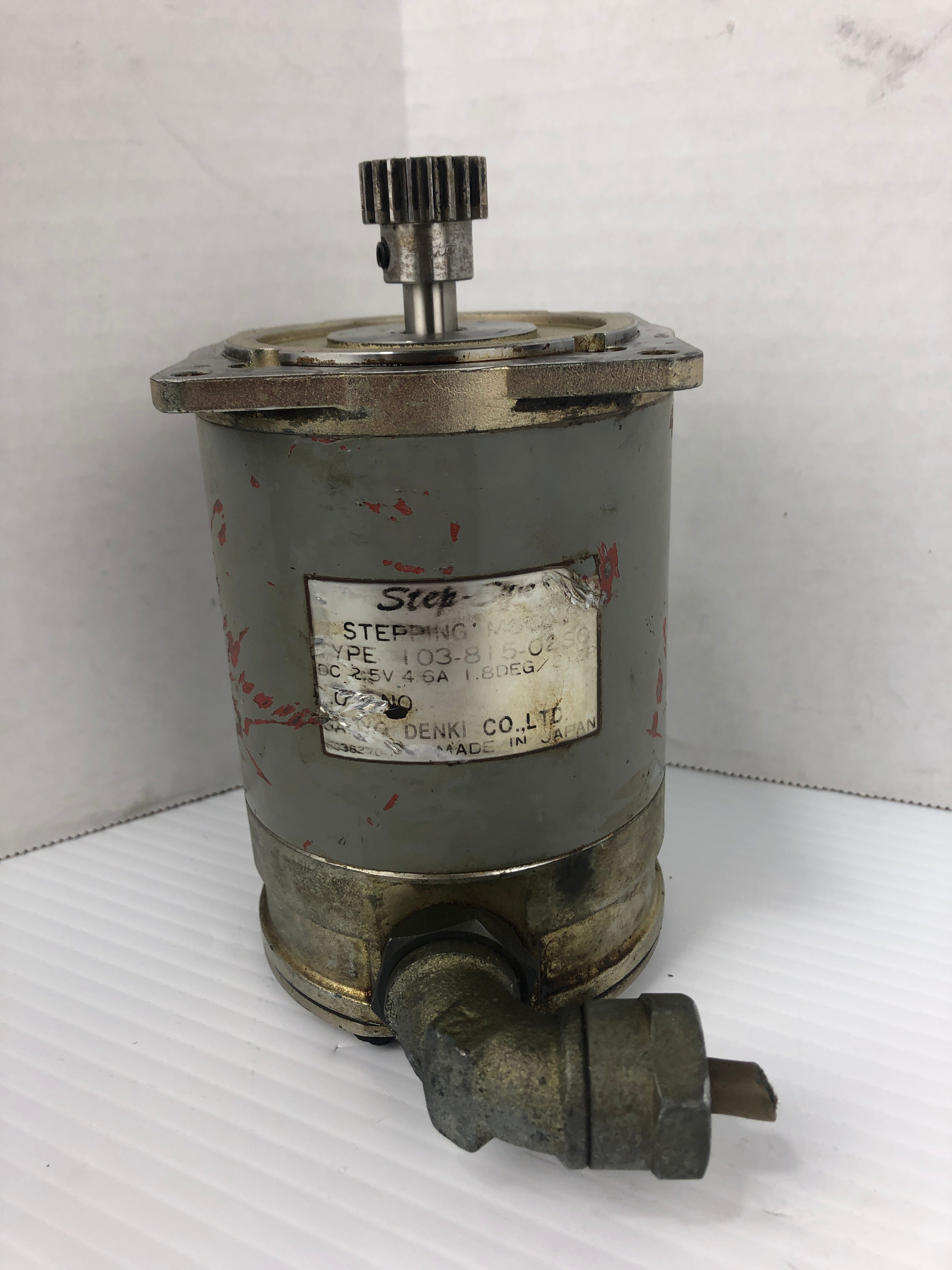 Sanyo Denki 103-815-0250 Step-Syn Stepping Motor 2.5V 4.6A