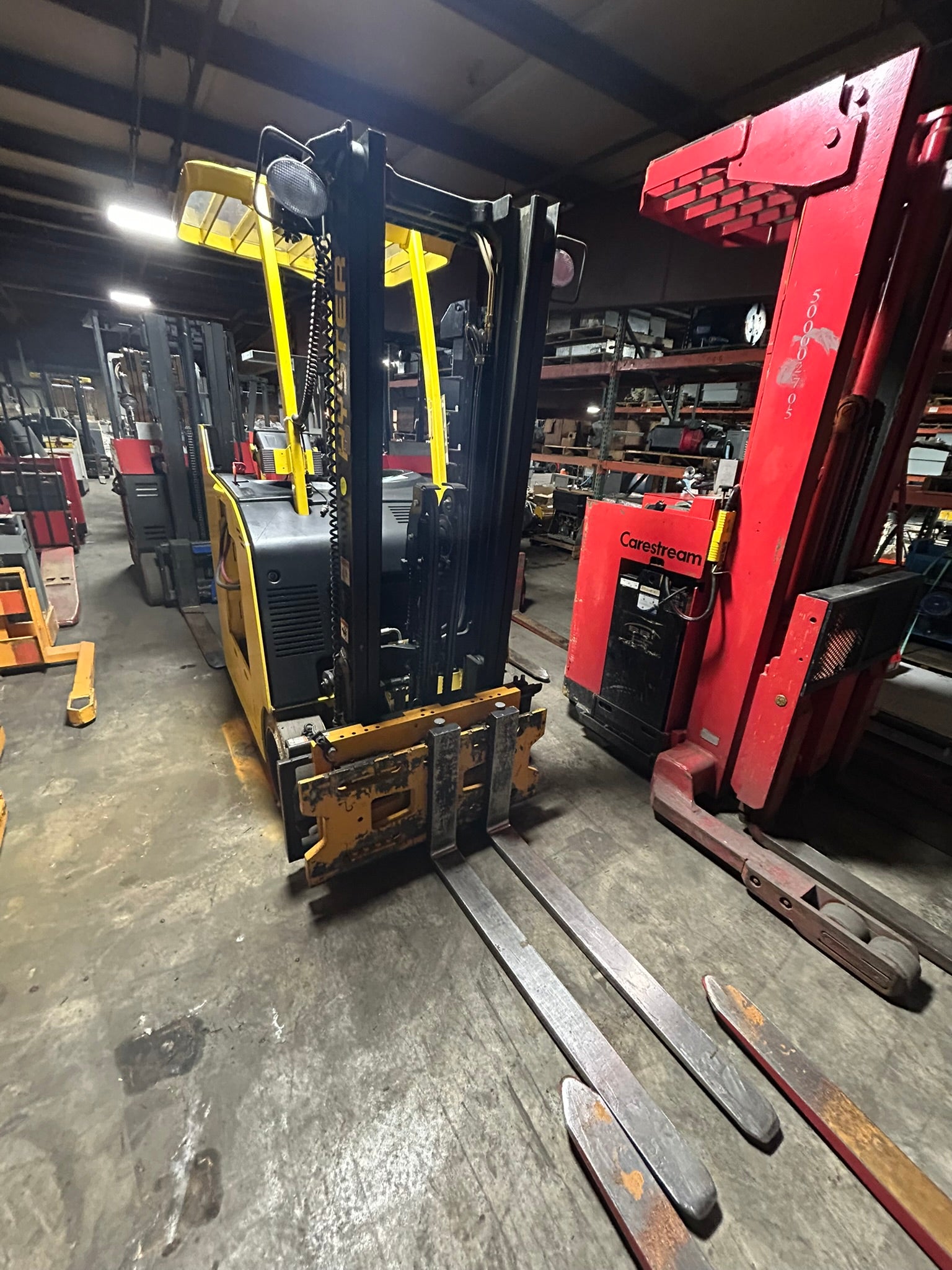 Hyster E40HSD Electric Stand-Up Forklift Truck 4000 Lb. Capacity 36V Type EO