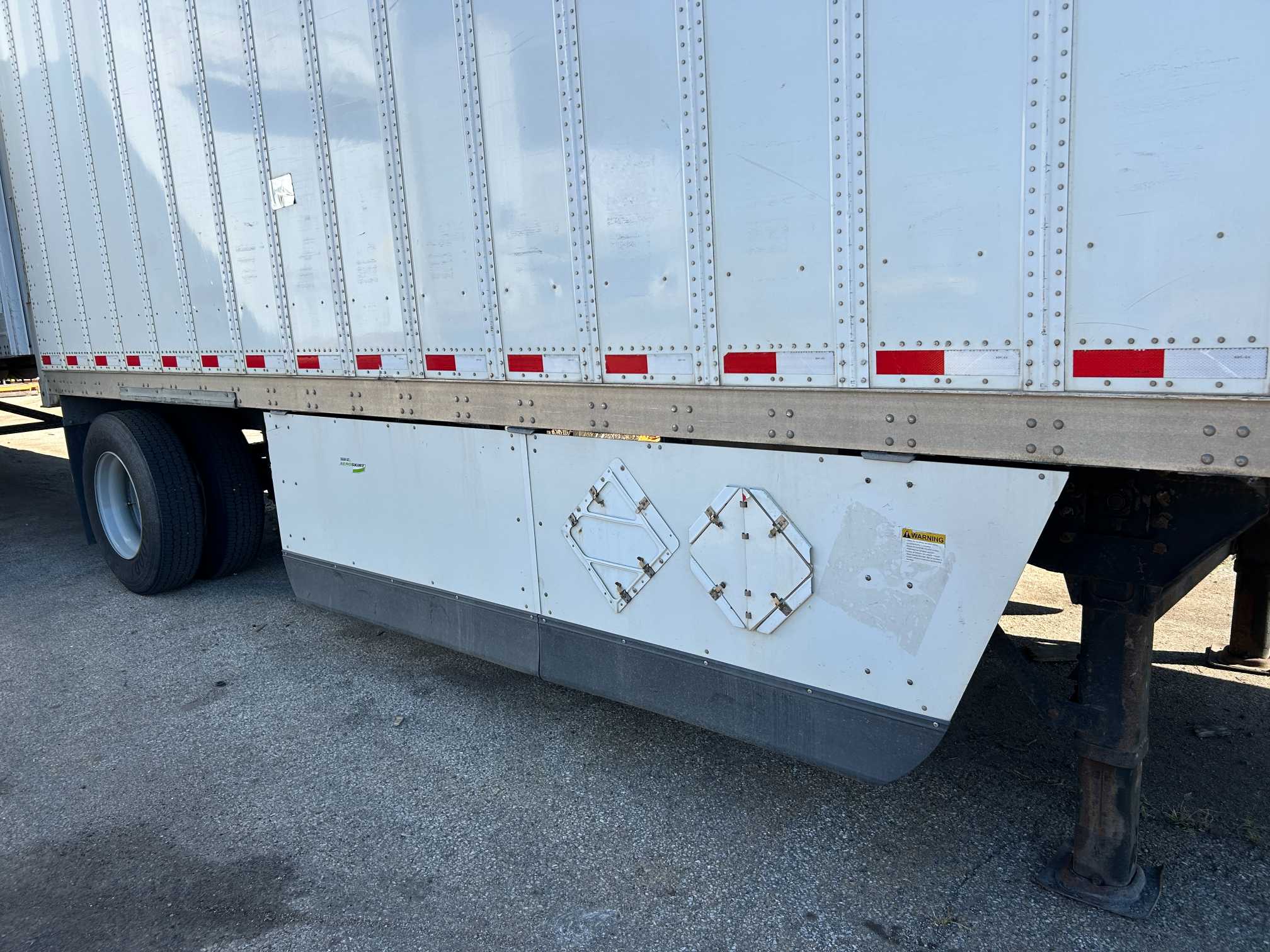 2015 Stoughton Pup Dry Van Semi Trailer 28' Spring / Roll Up 1DW1A2814FS620562