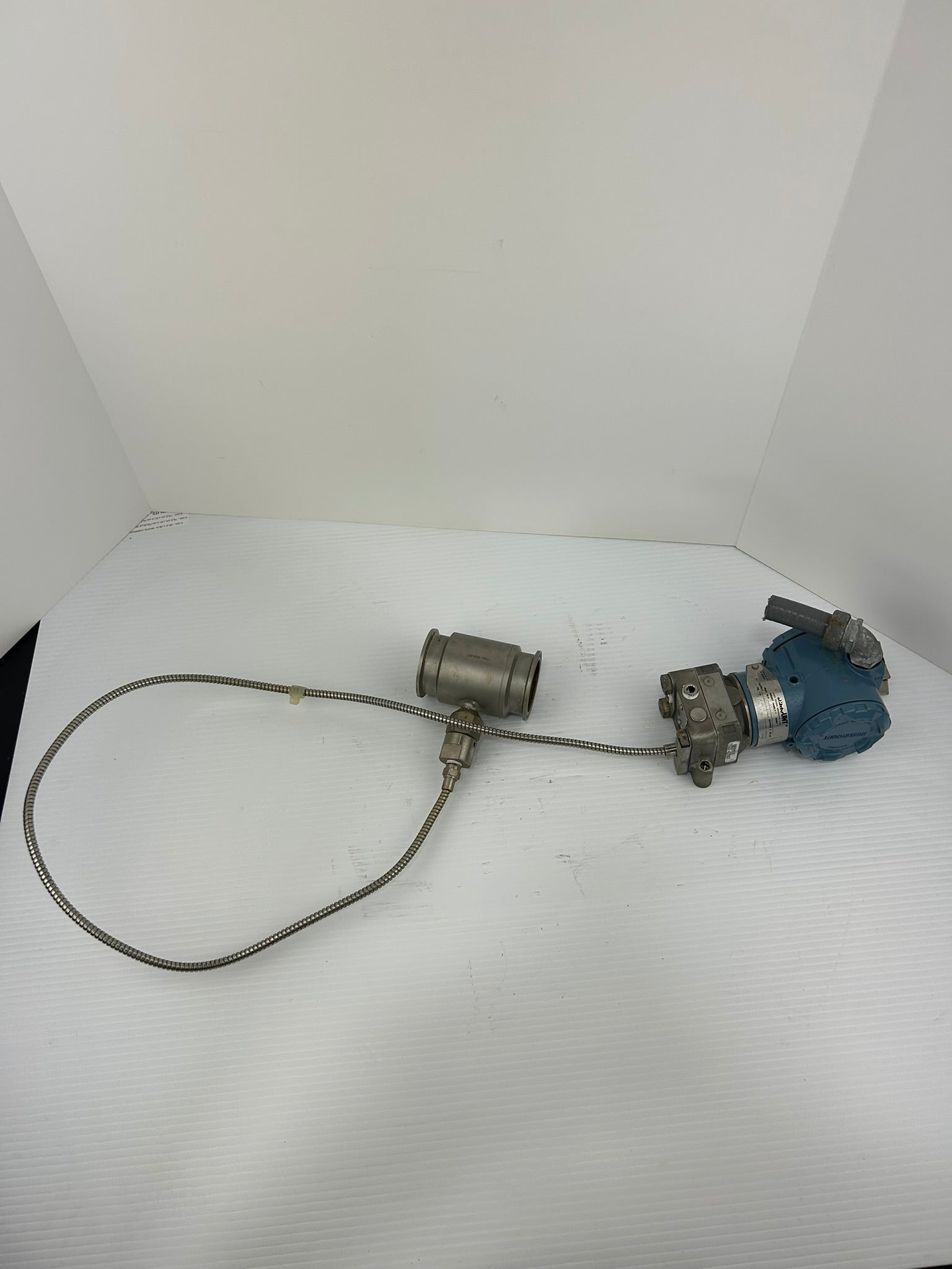 Rosemount 3051CG2A22A1AS1B4 Pressure Transmitter Sensor with Base 1SSD2-429367