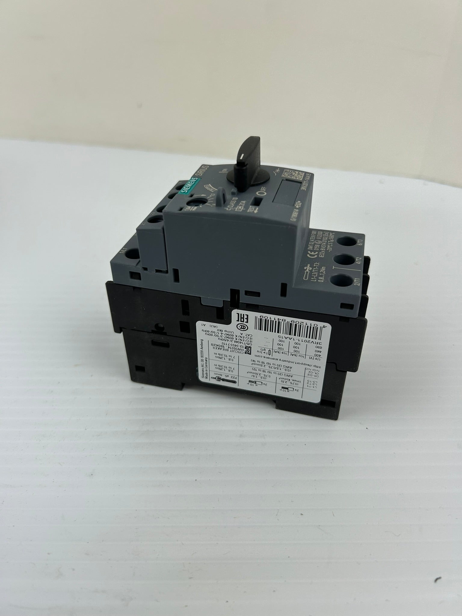 Siemens 3RV2011-1AA15 SIRIUS Manual Motor Starter Protector Circuit Breaker
