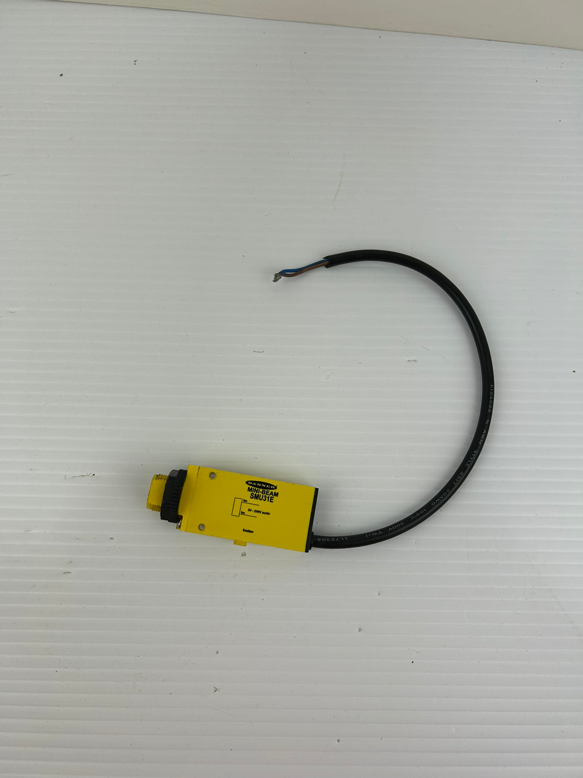 Banner Mini-Beam SMU31E Photoelectric Sensor Emitter 24-240V AC/DC