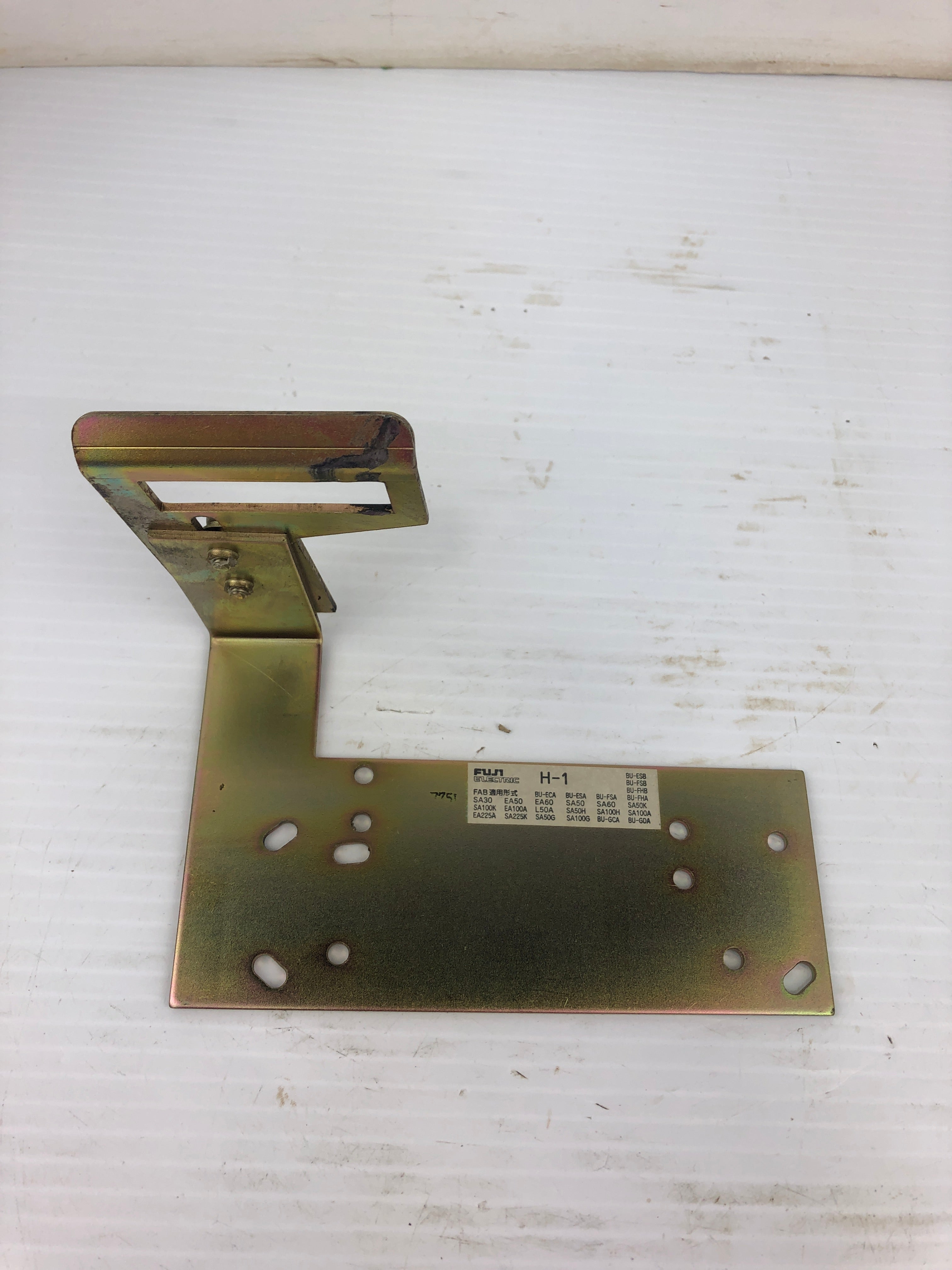 Fuji Electric H-1 Retaining Plate