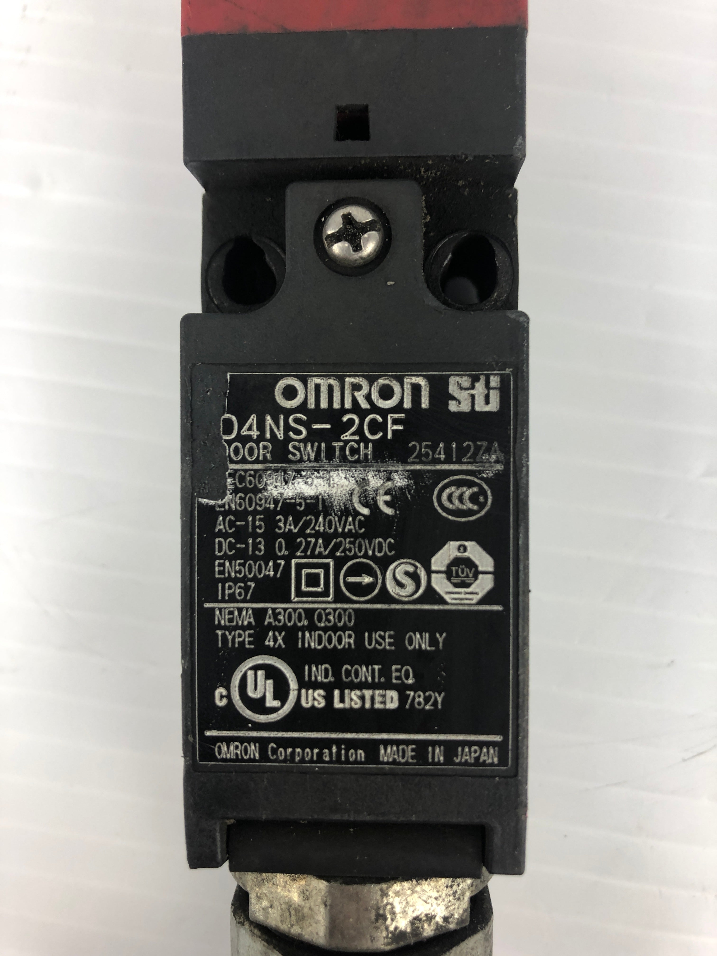 Omron D4NS-2CFM Safety Switch 240VAC 250VDC