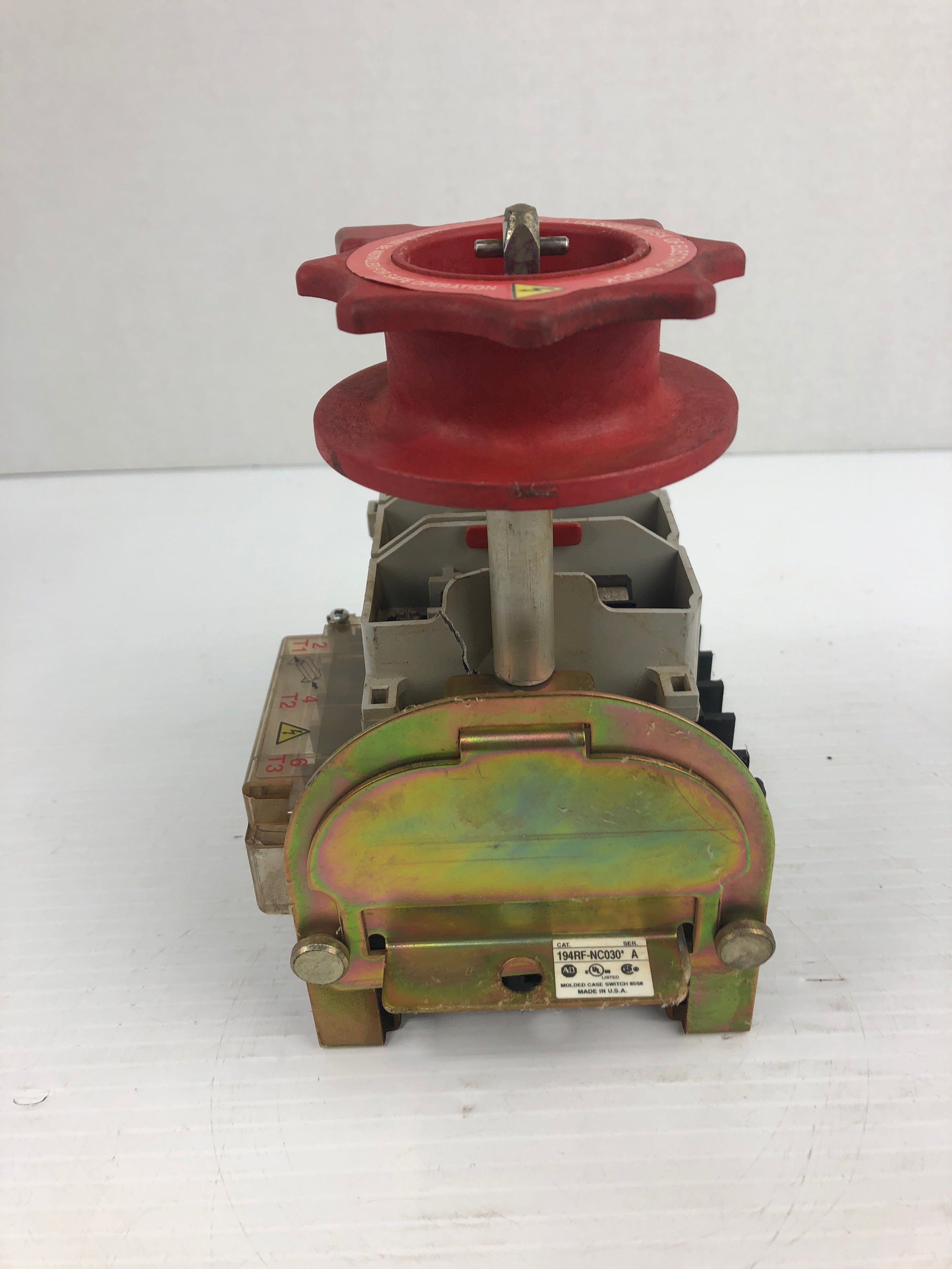 Allen-Bradley 194RF-NC030* Ser A Fused Disconnect Switch Mounted Cracked Holder