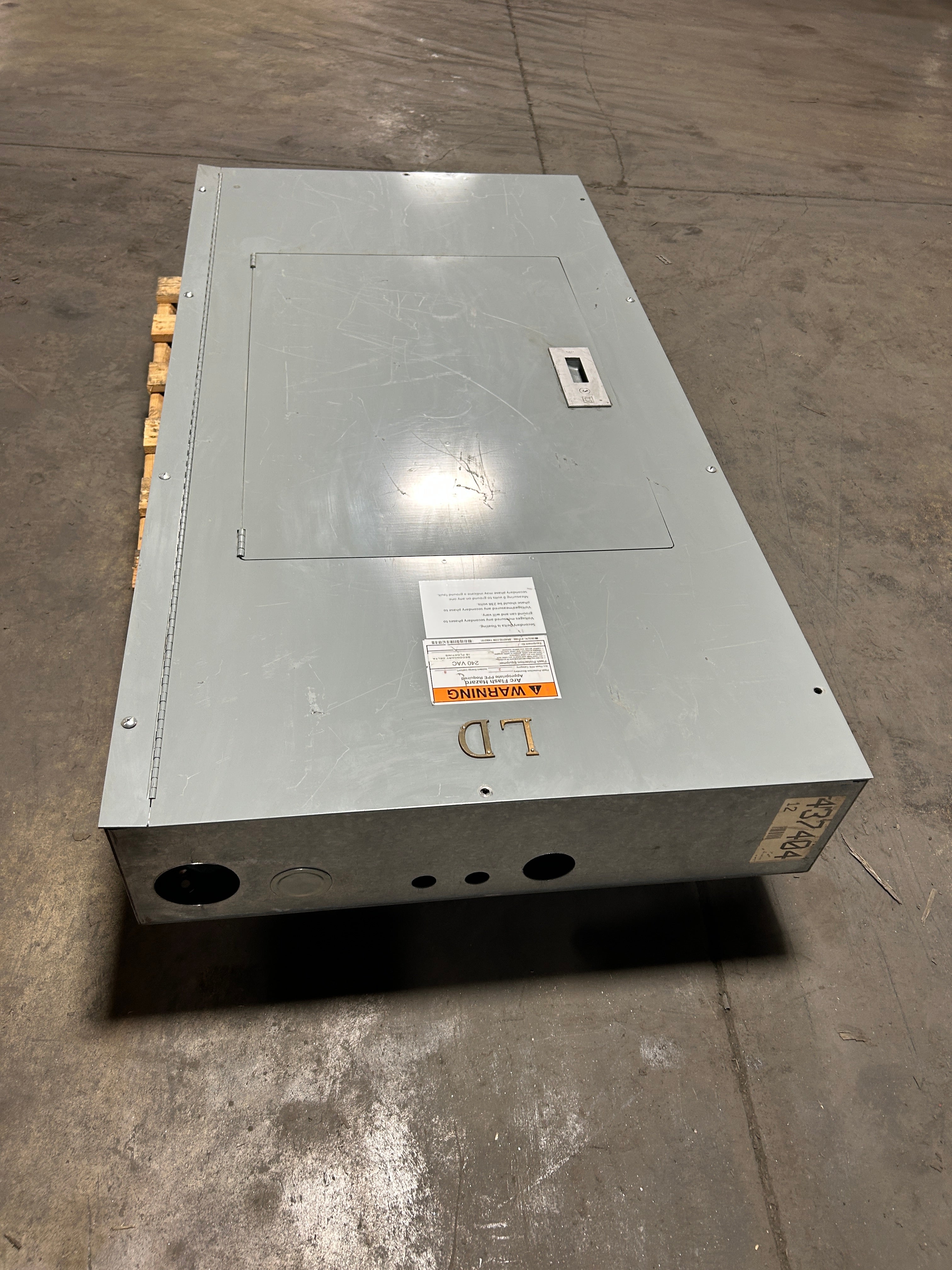 Square D HCM I-Line Load Center Panelboard Breaker Box 1464-4MCU HC3264B 400A E1