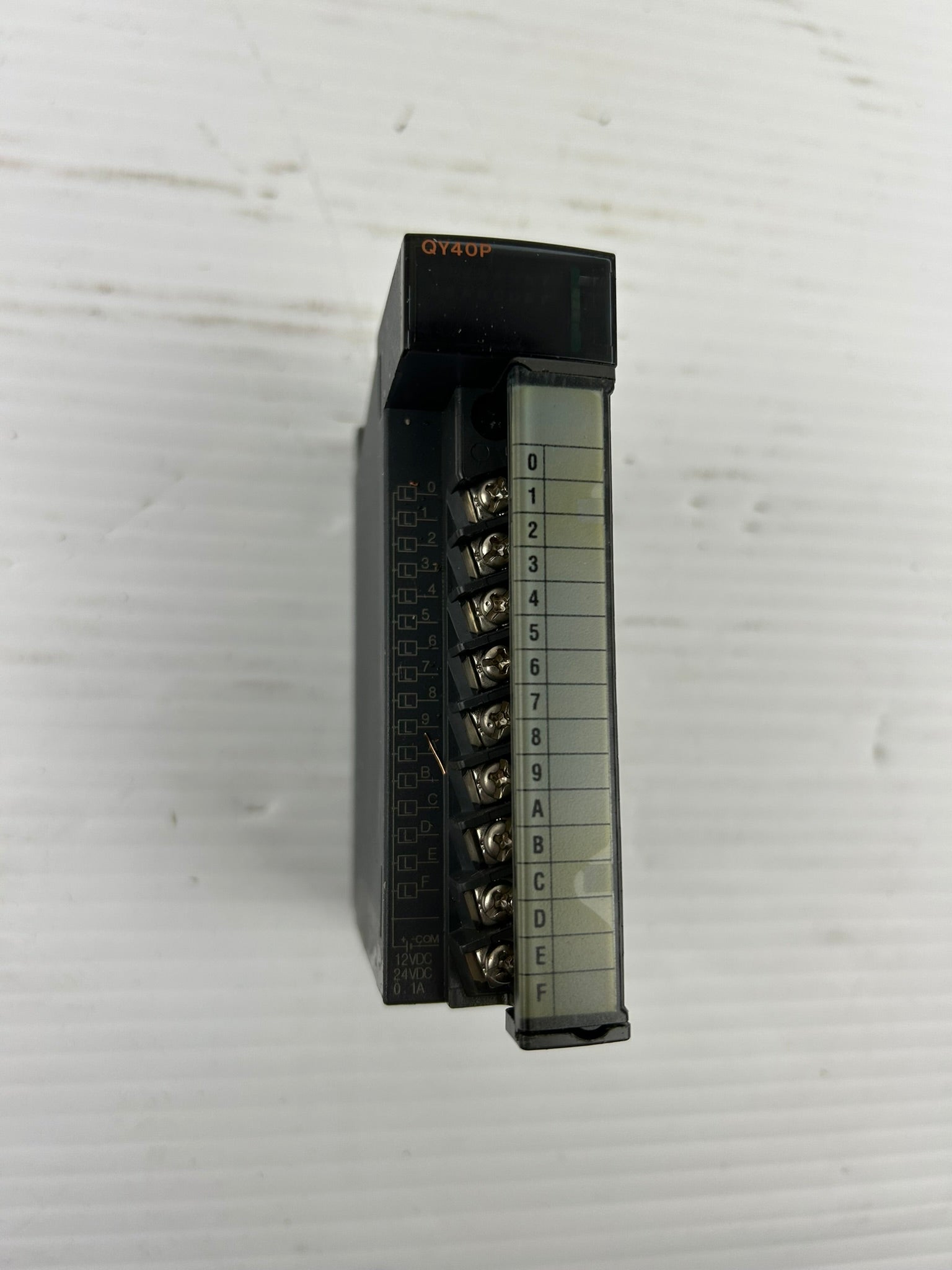 Mitsubishi QY40P PLC Output Unit Module 12/24VDC 0.1A