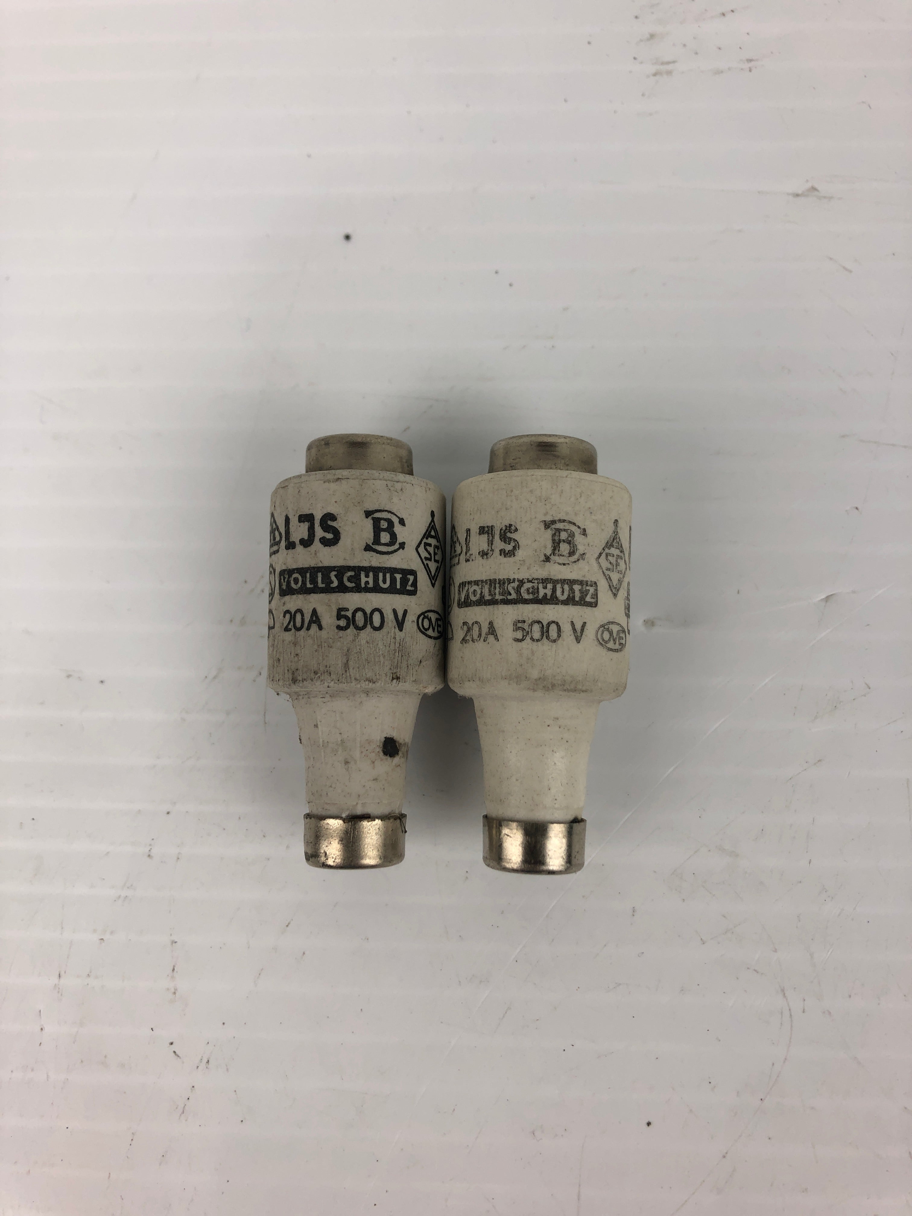 LJS Vollschutz Ceramic Bottle Fuse 20A 500V (Lot of 2)