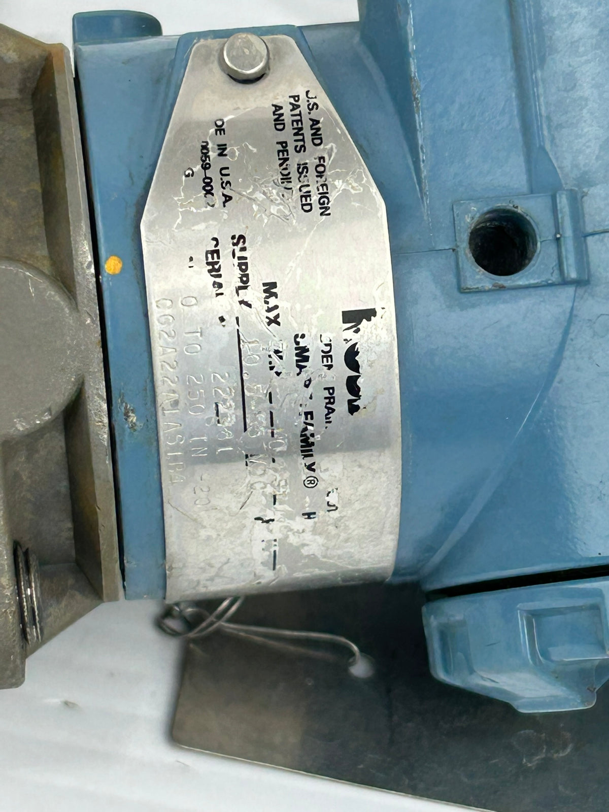 Rosemount 3051CG2A22A1AS1B4 Pressure Transmitter Sensor with Base 31562