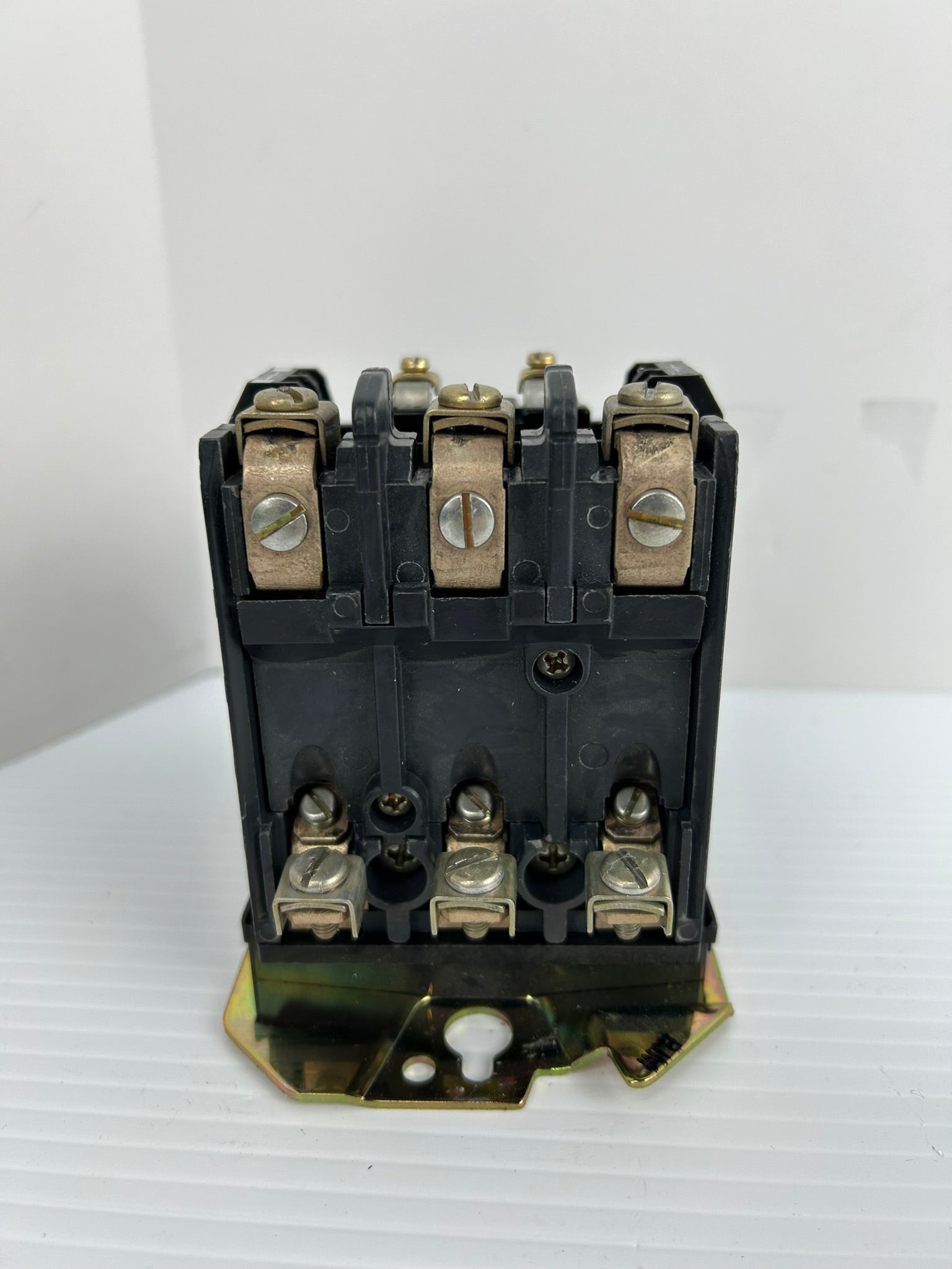 Allen-Bradley 500-B0D930 Contactor Series B With 595-A Aux. Contact Series B