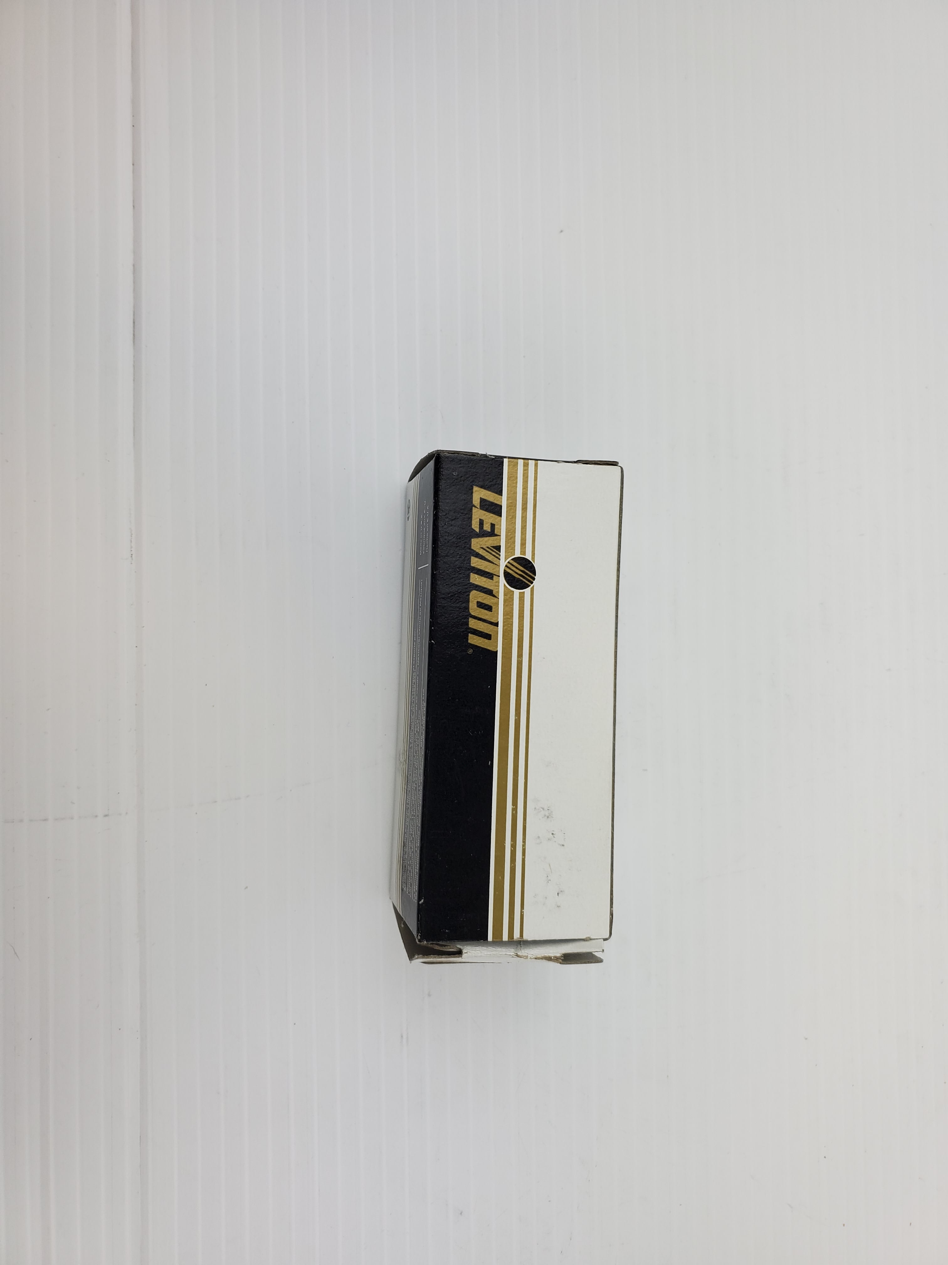 Leviton 1122-21 DP Toggle Switch Ivory 20A-120/277V AC/CA Serial 251