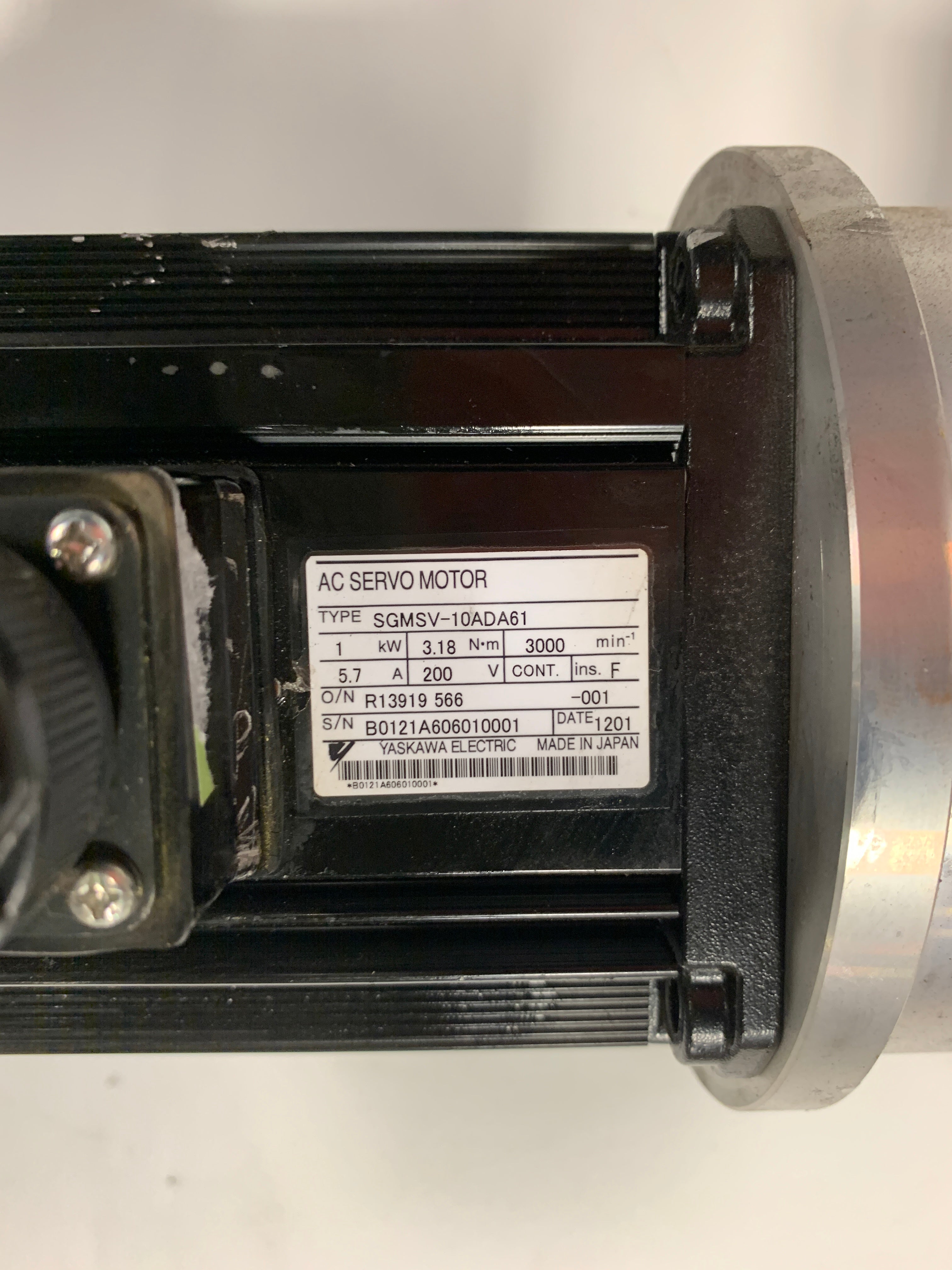 Yaskawa SGMSV-10ADA61 Servo Motor