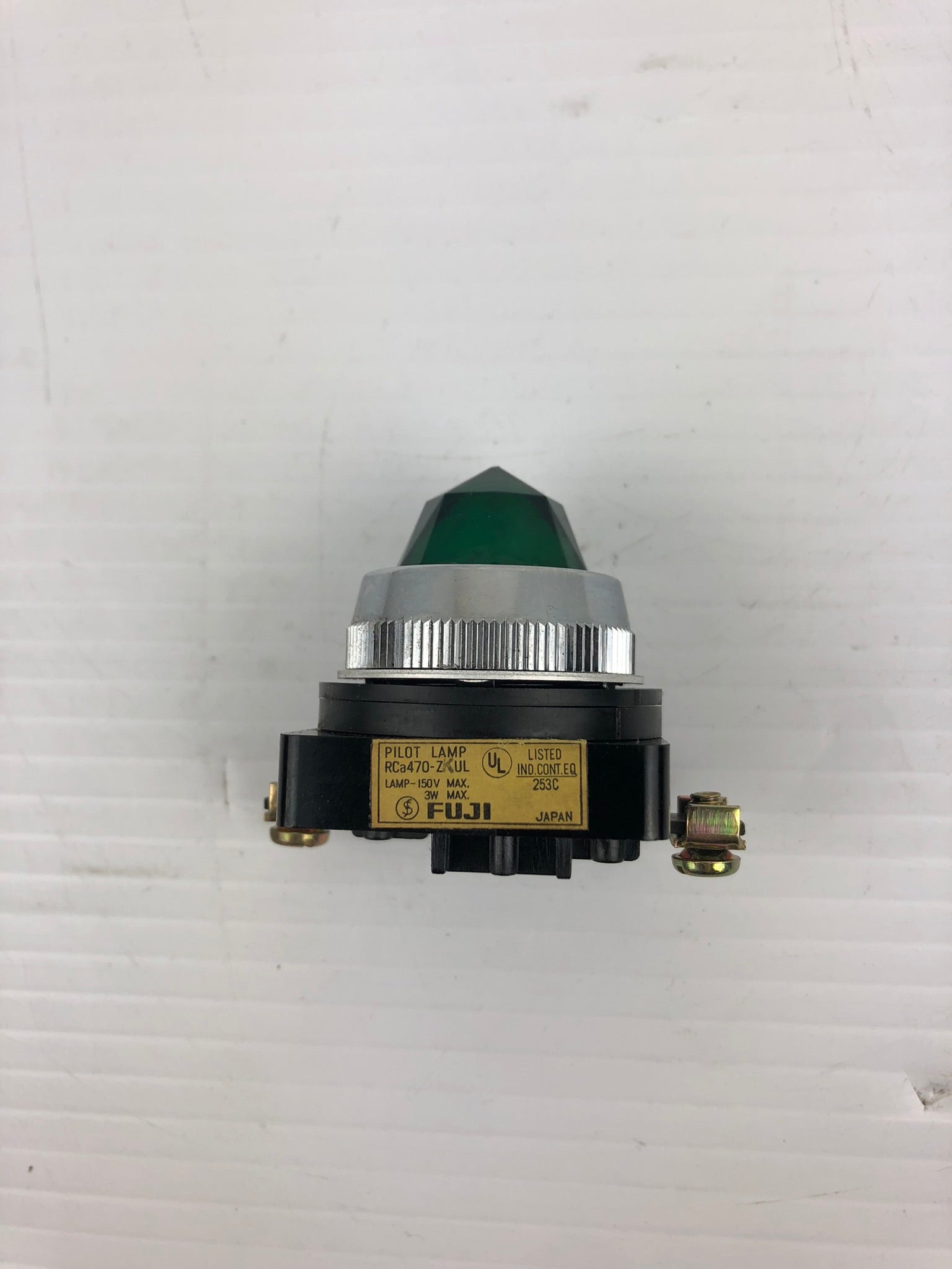 Fuji RCa470-ZKUL 150 V 3W Green Pilot Lamp Command Switch