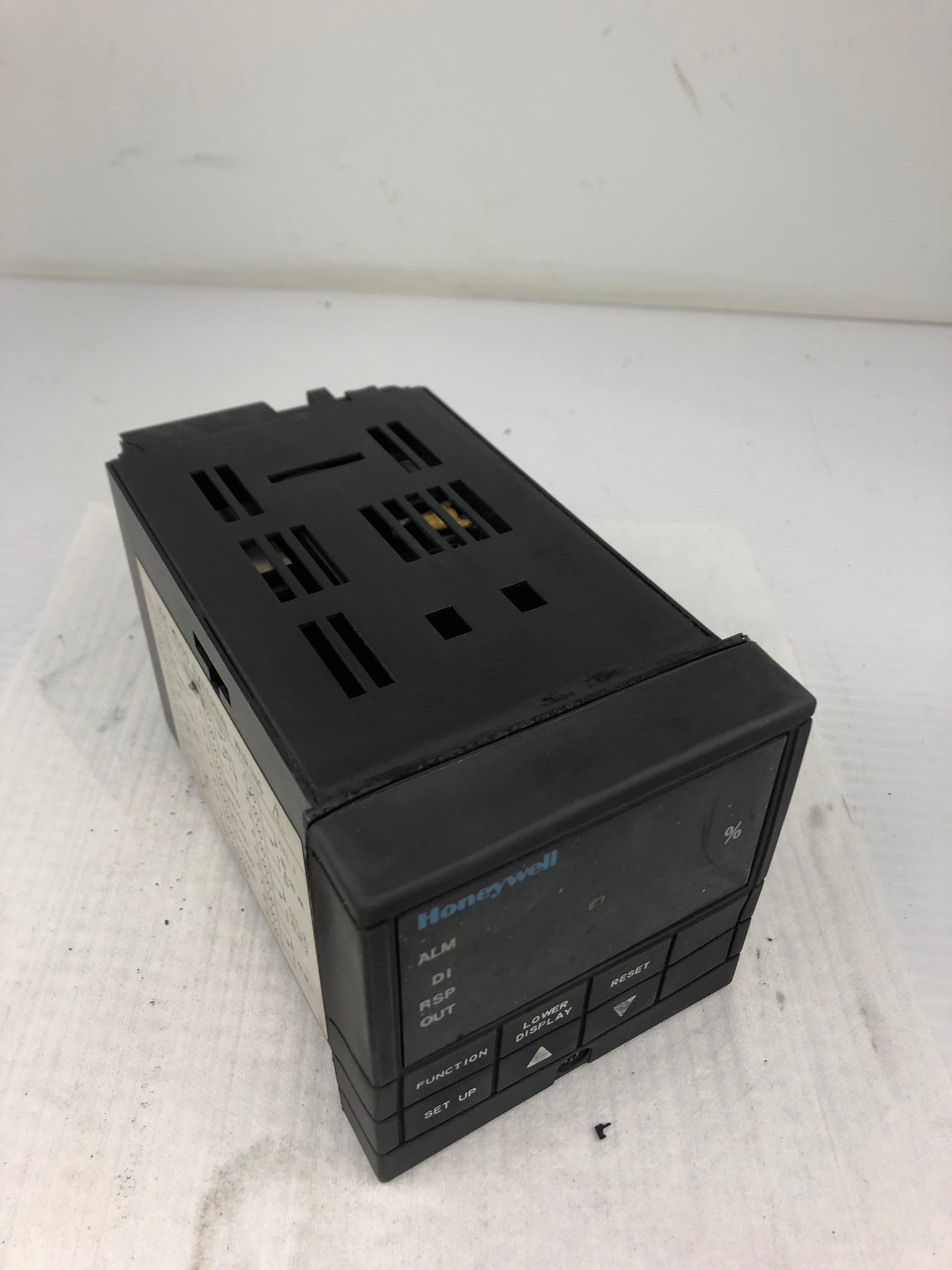 Honeywell DC330L-EE-000-20-0F00D0-00-00 Controller DC300L-0-000-10-0000-0
