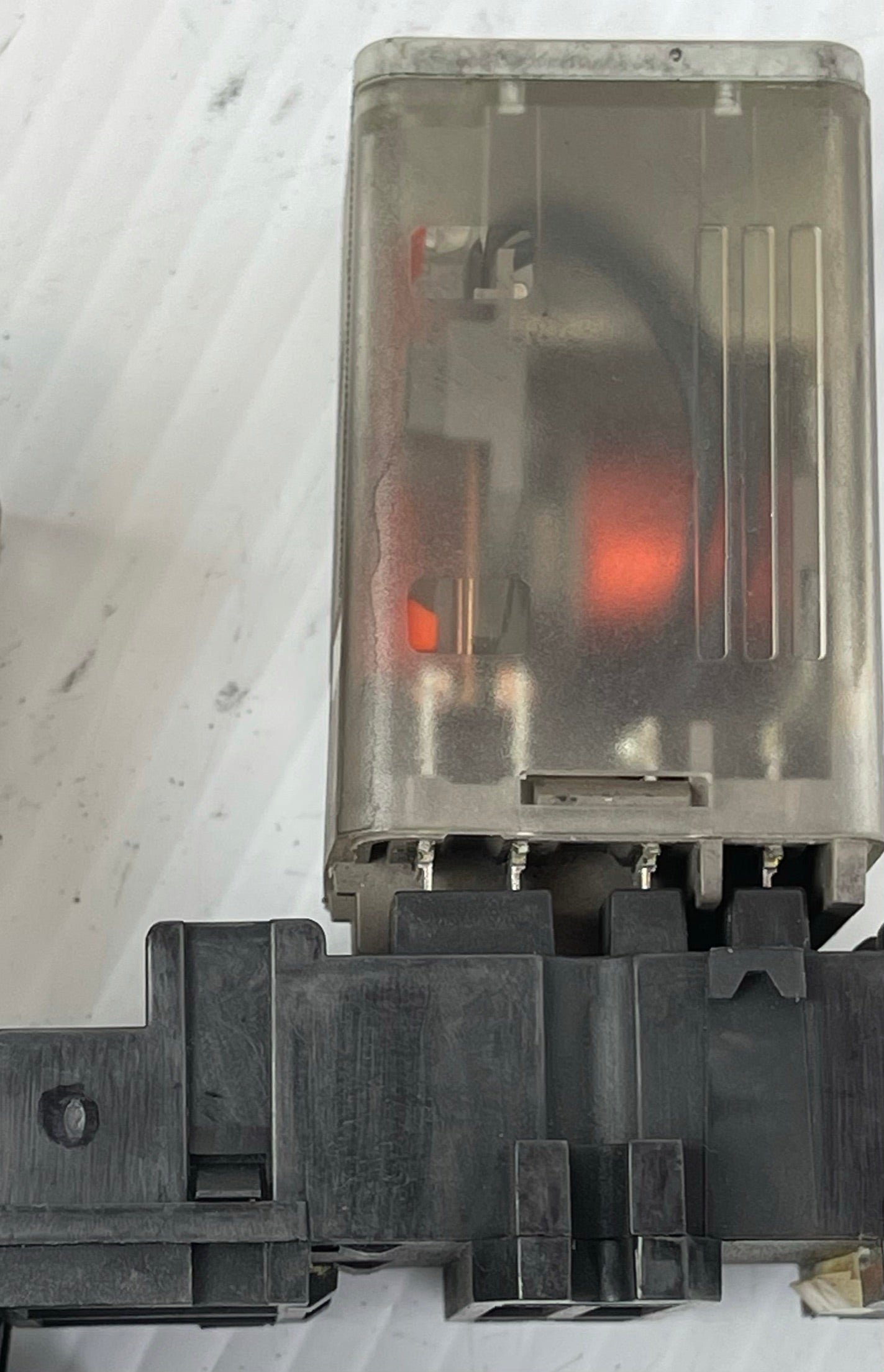 Allen-Bradley Relay 700-HB33Z24 Series B and Base 700-HN127 Series A