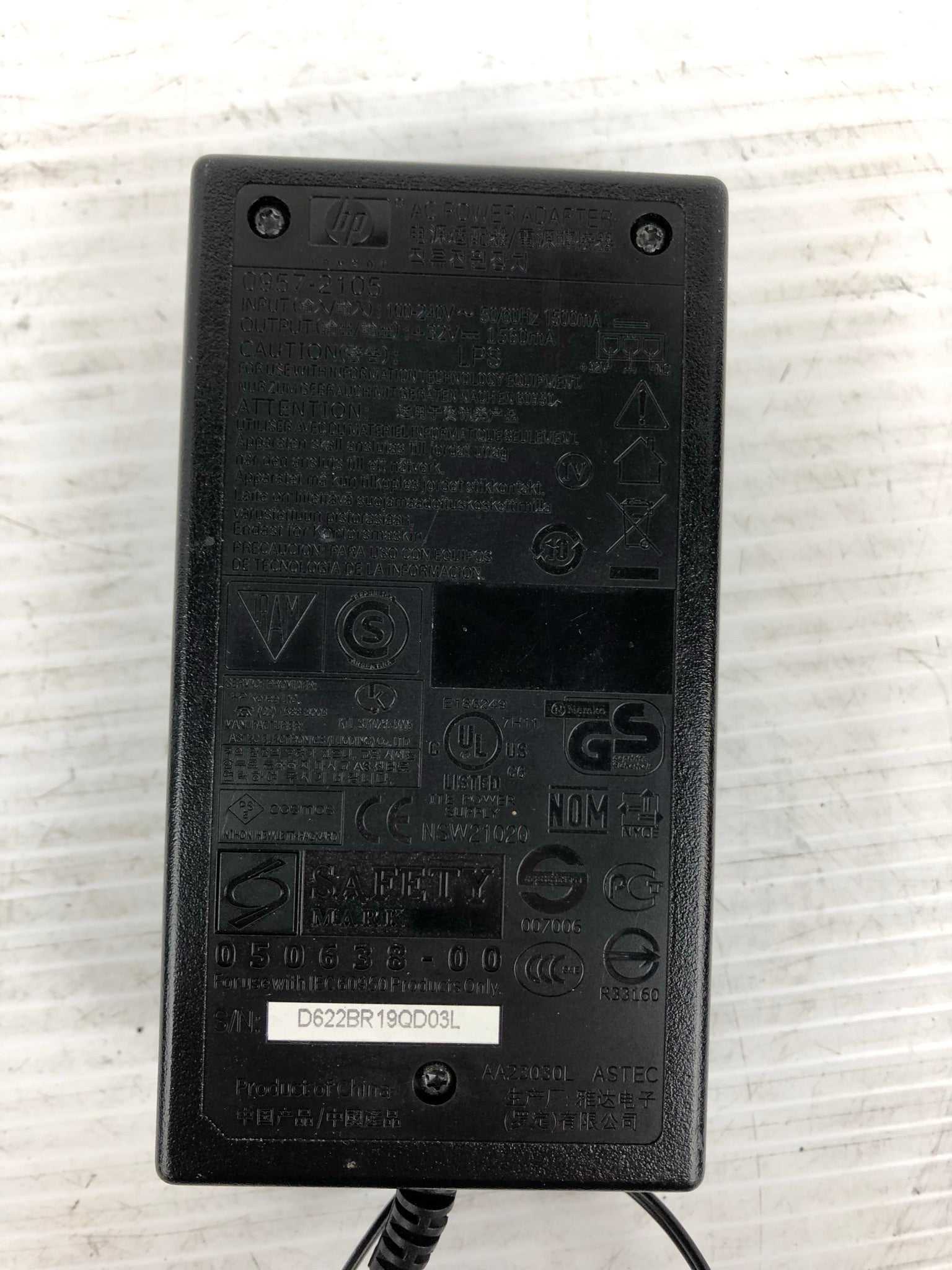 AC Power Adapter 0957-2105 Input 100-240V 50/60Hz 050638-00