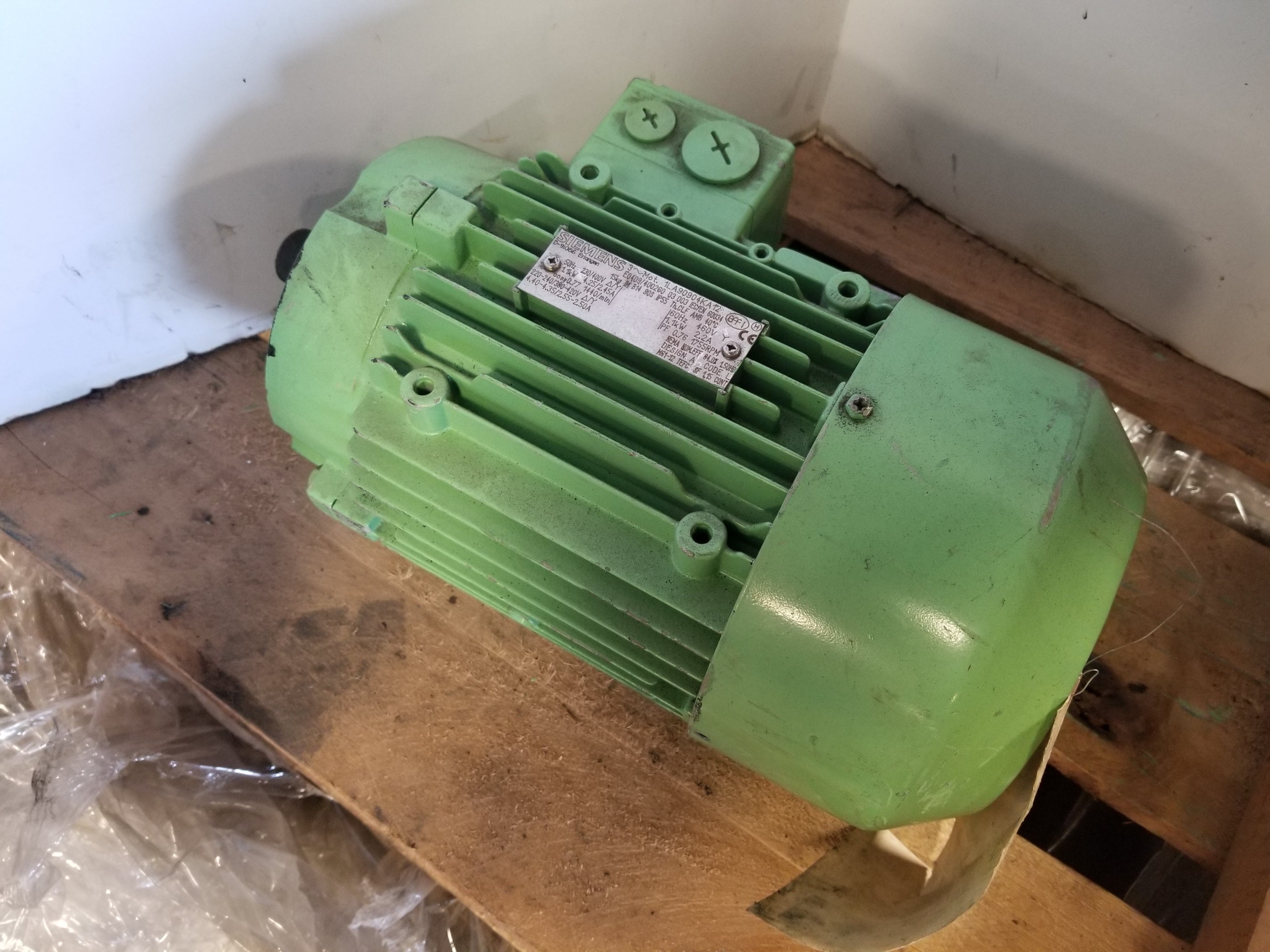 Siemens 1LA90904KA12 1-1/2HP 3 Phase Electric Motor 1755 RPM