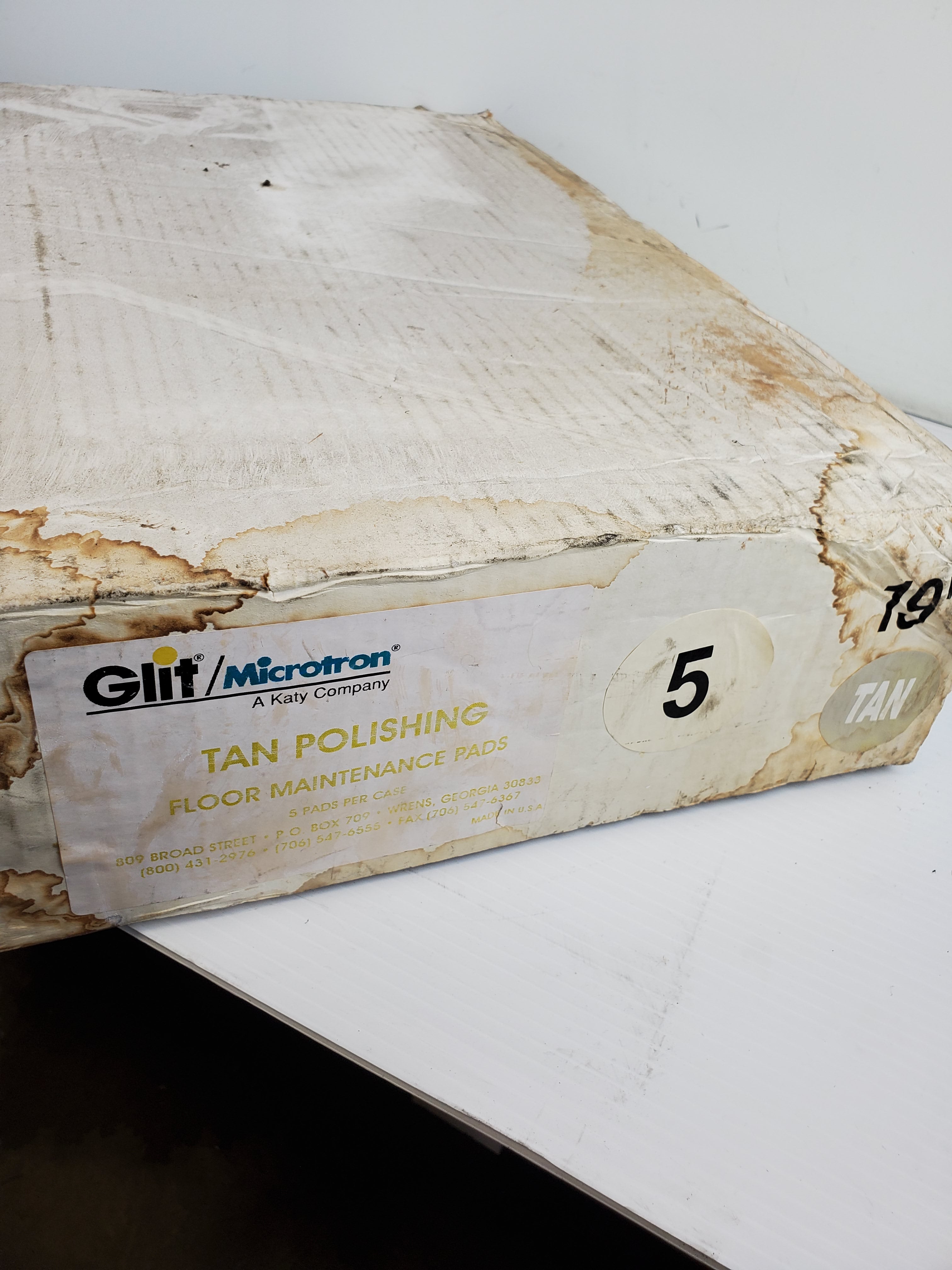 Glit/Microtron 197075 19" Tan Polishing Floor Maintenance Pads (Box of 4 Pads)