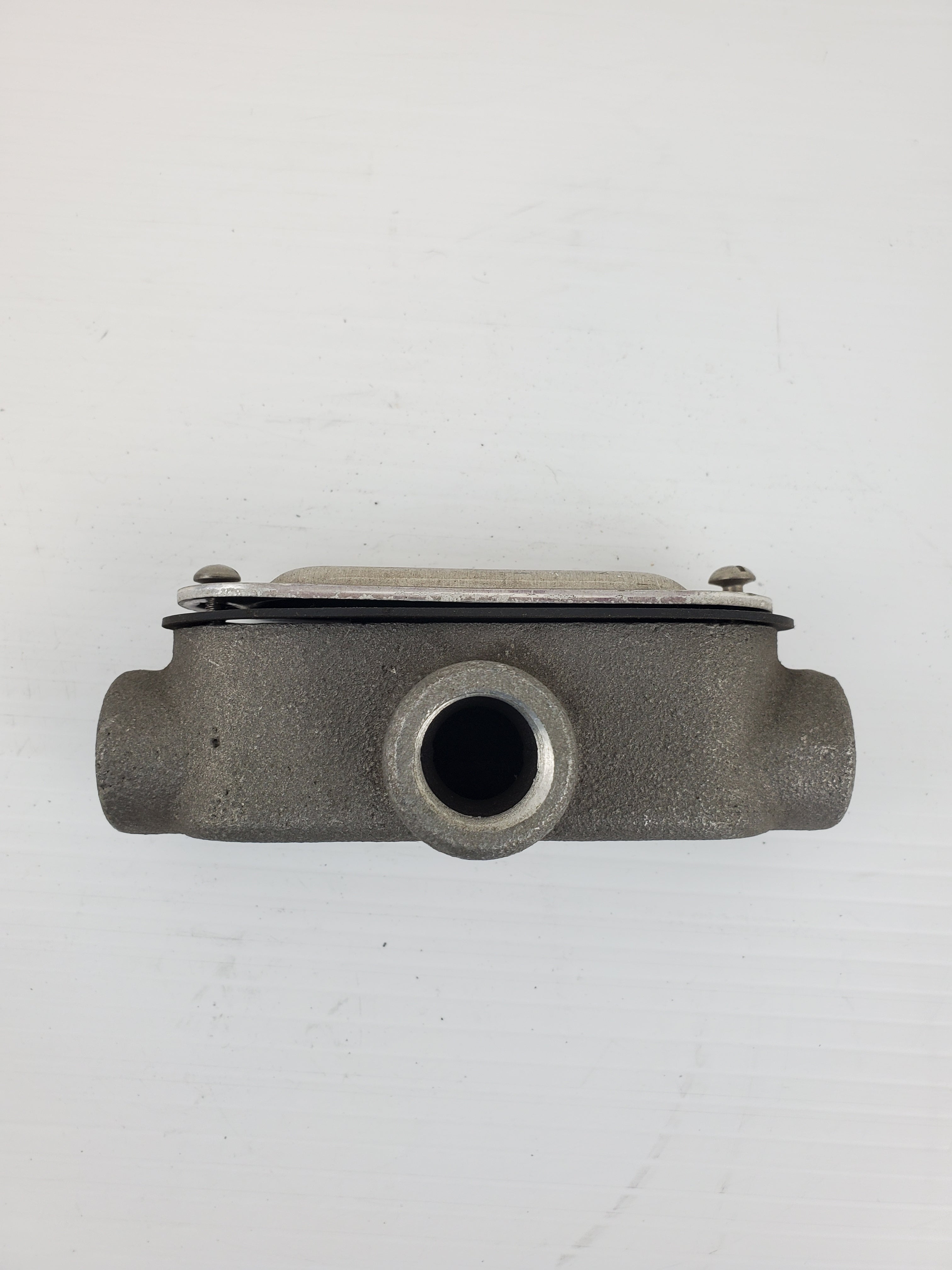Crouse-Hinds T19 1/2" Conduit Body with Cover 190