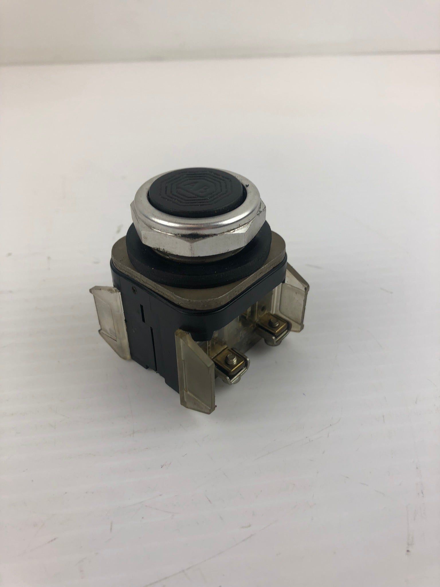 Allen-Bradley 800T-A1 Series N Black Push Button