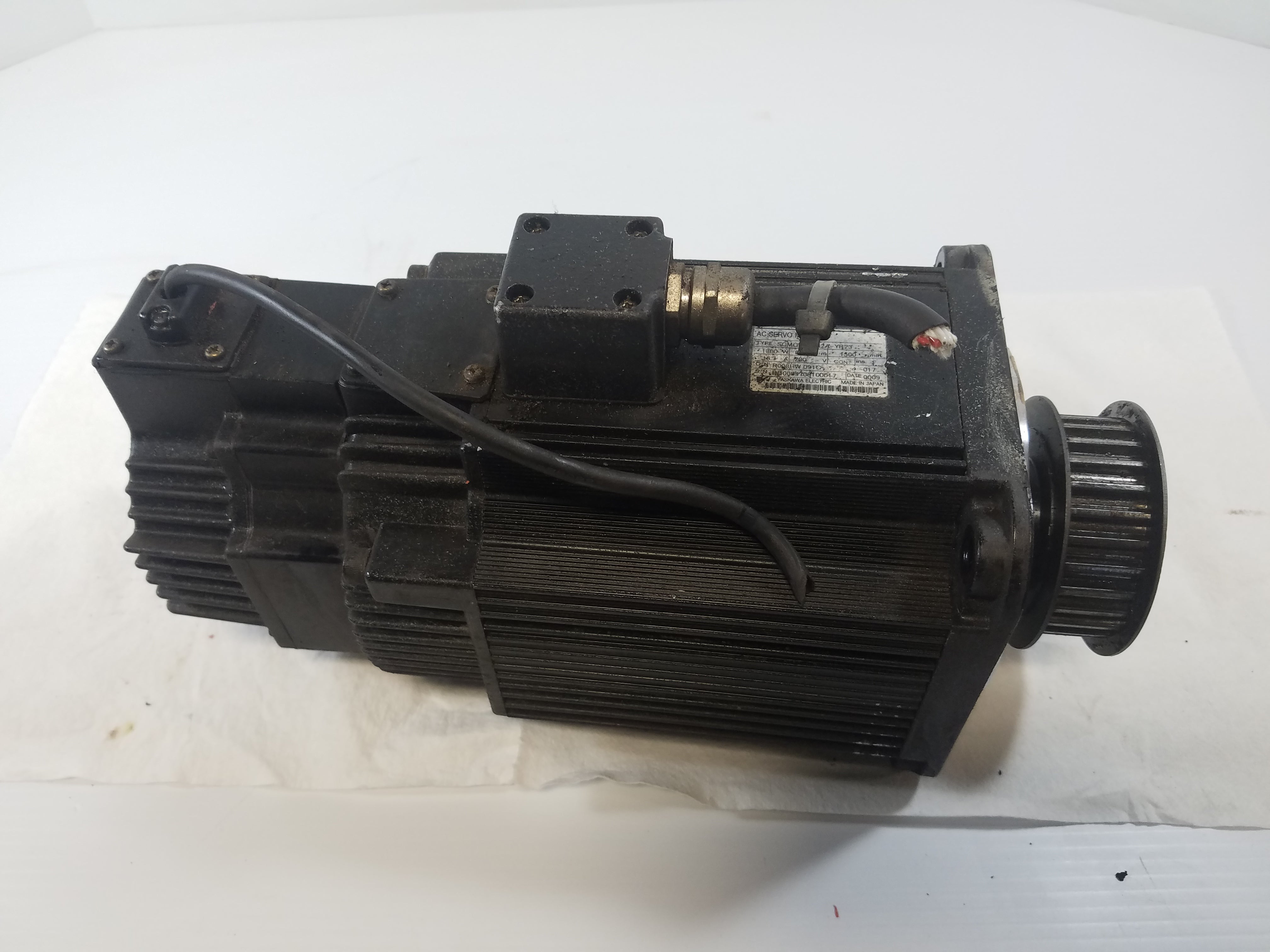 Yaskawa SGMGH-13A2A-YR23 AC Servo Motor 1300W 200V 16.7A