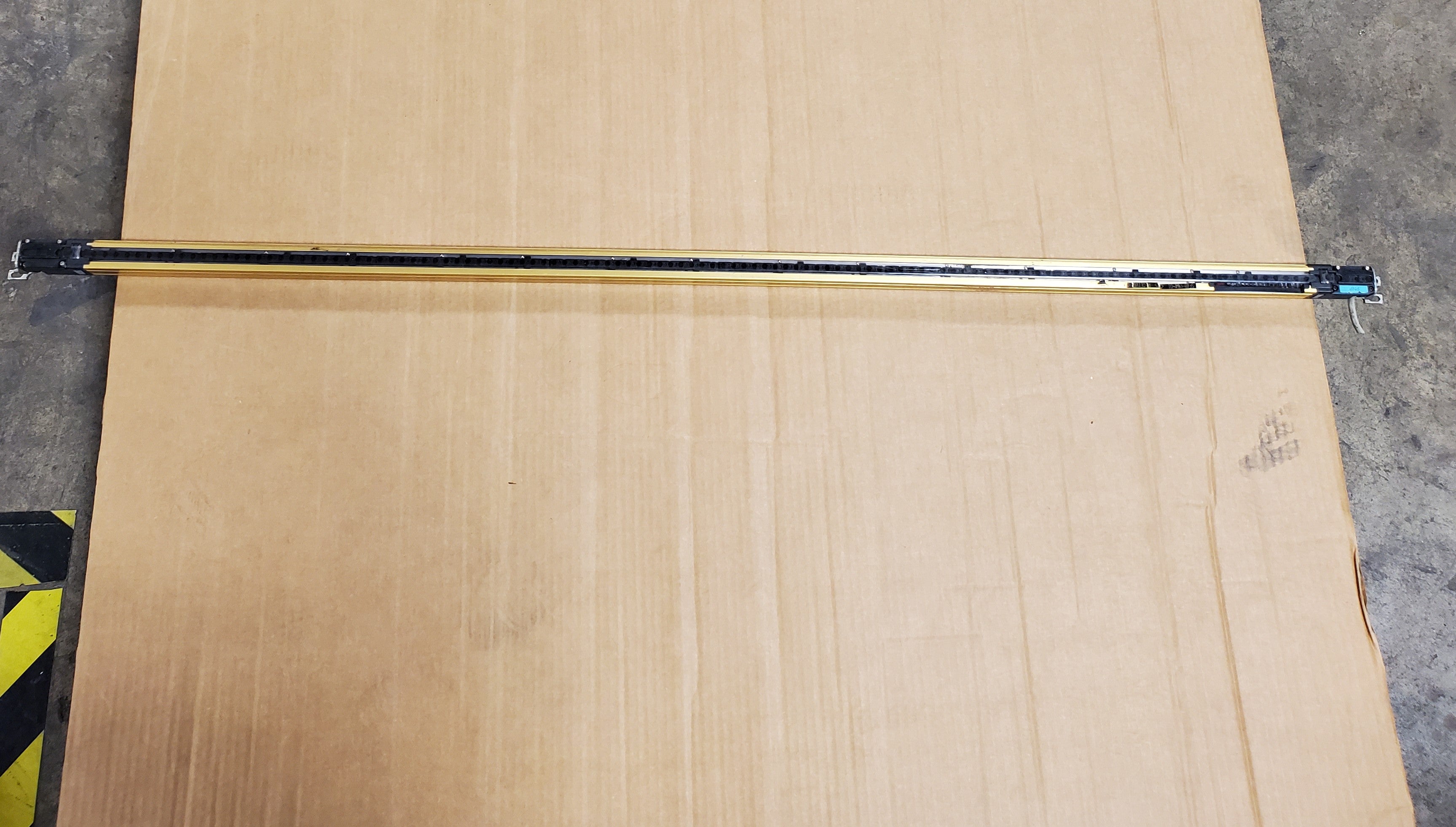 SunX SF4B-H64-01 D Light Curtain Receiver Version 2.0 2010.05 No Cable