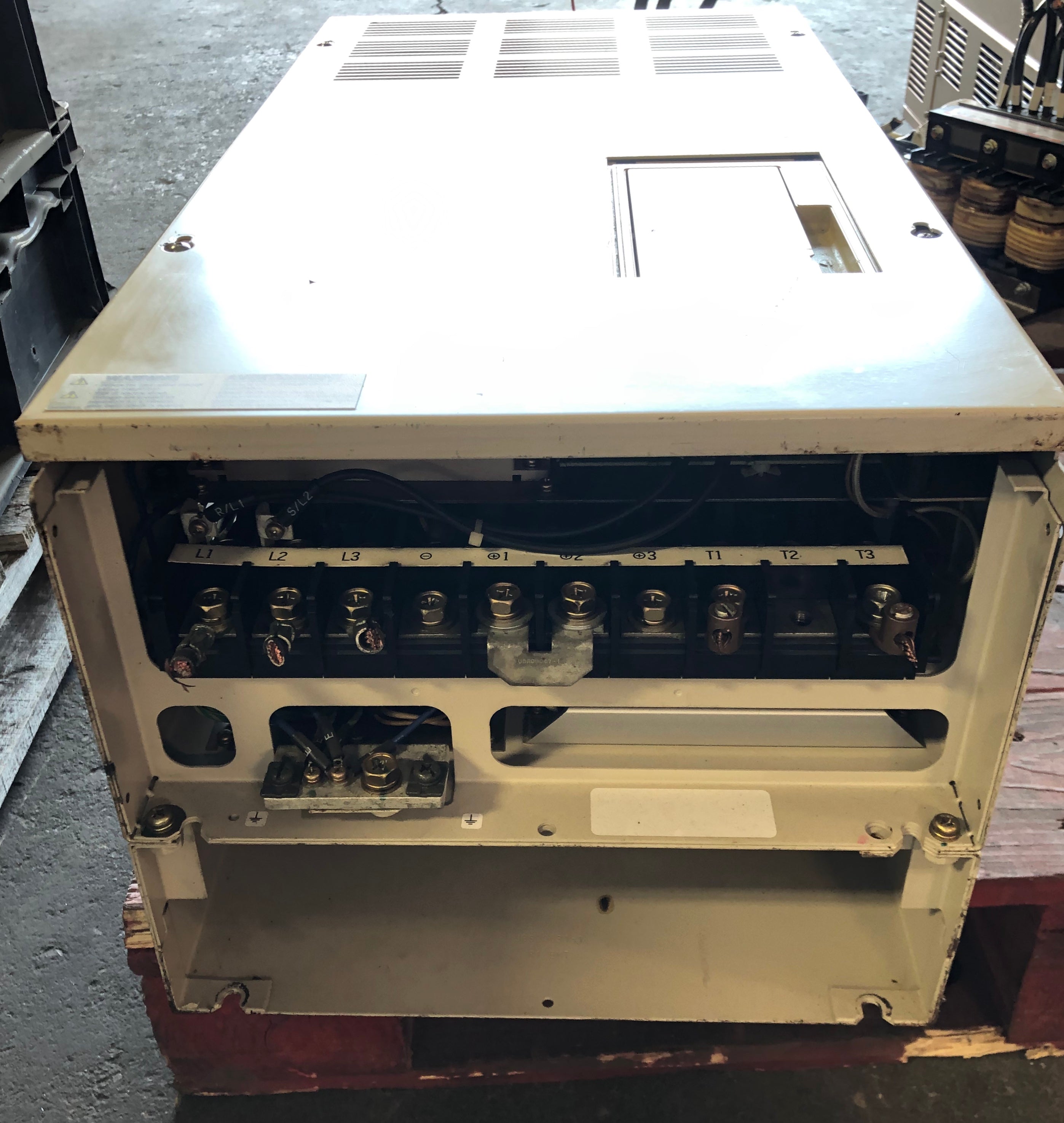 Yaskawa GPD 515/G5 Motor Control Drive CIMR-G5M4030 3PH 65/72A