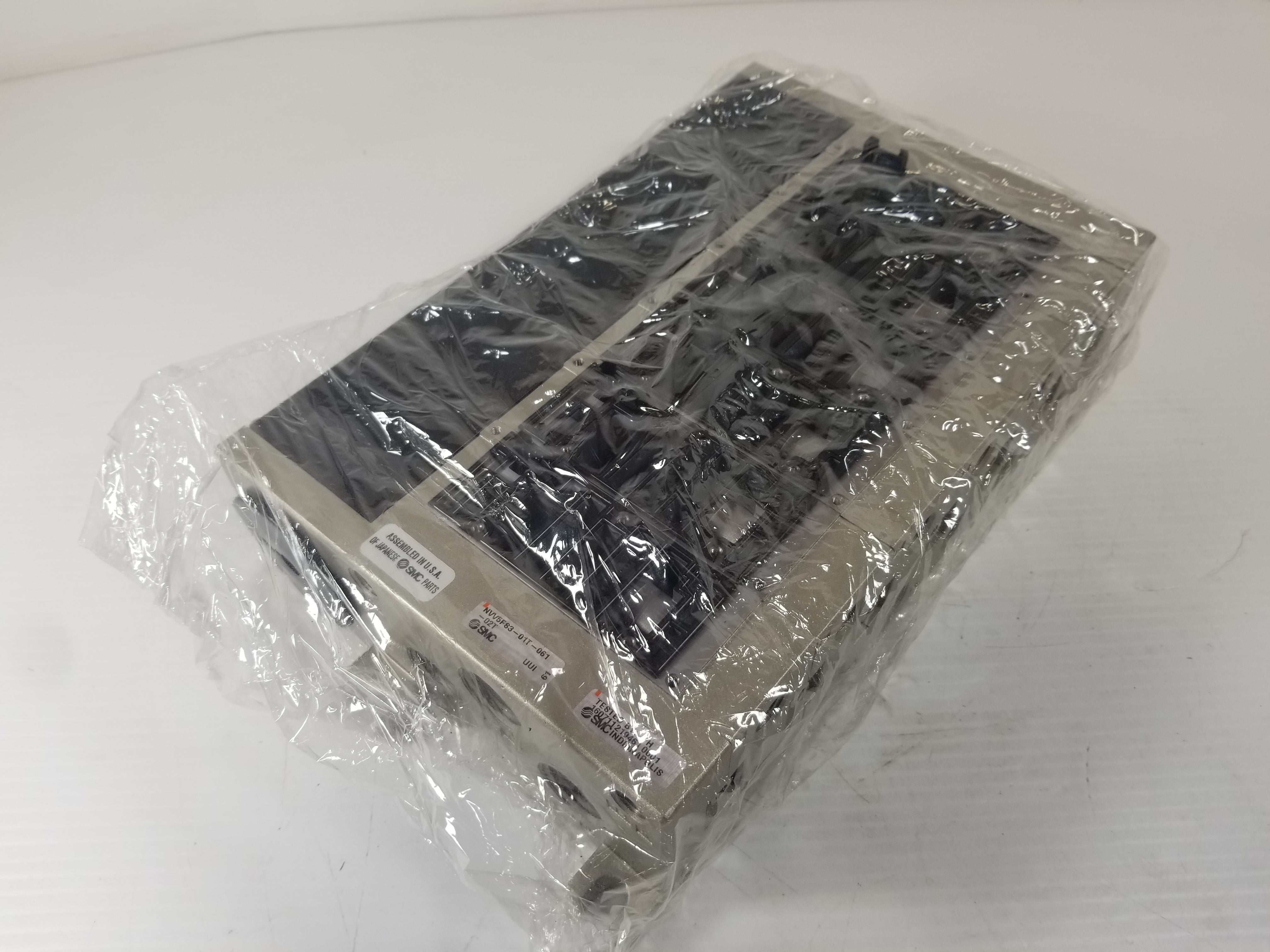 SMC NVV5FS3-01T-061-02T Pneumatic Valve Manifold