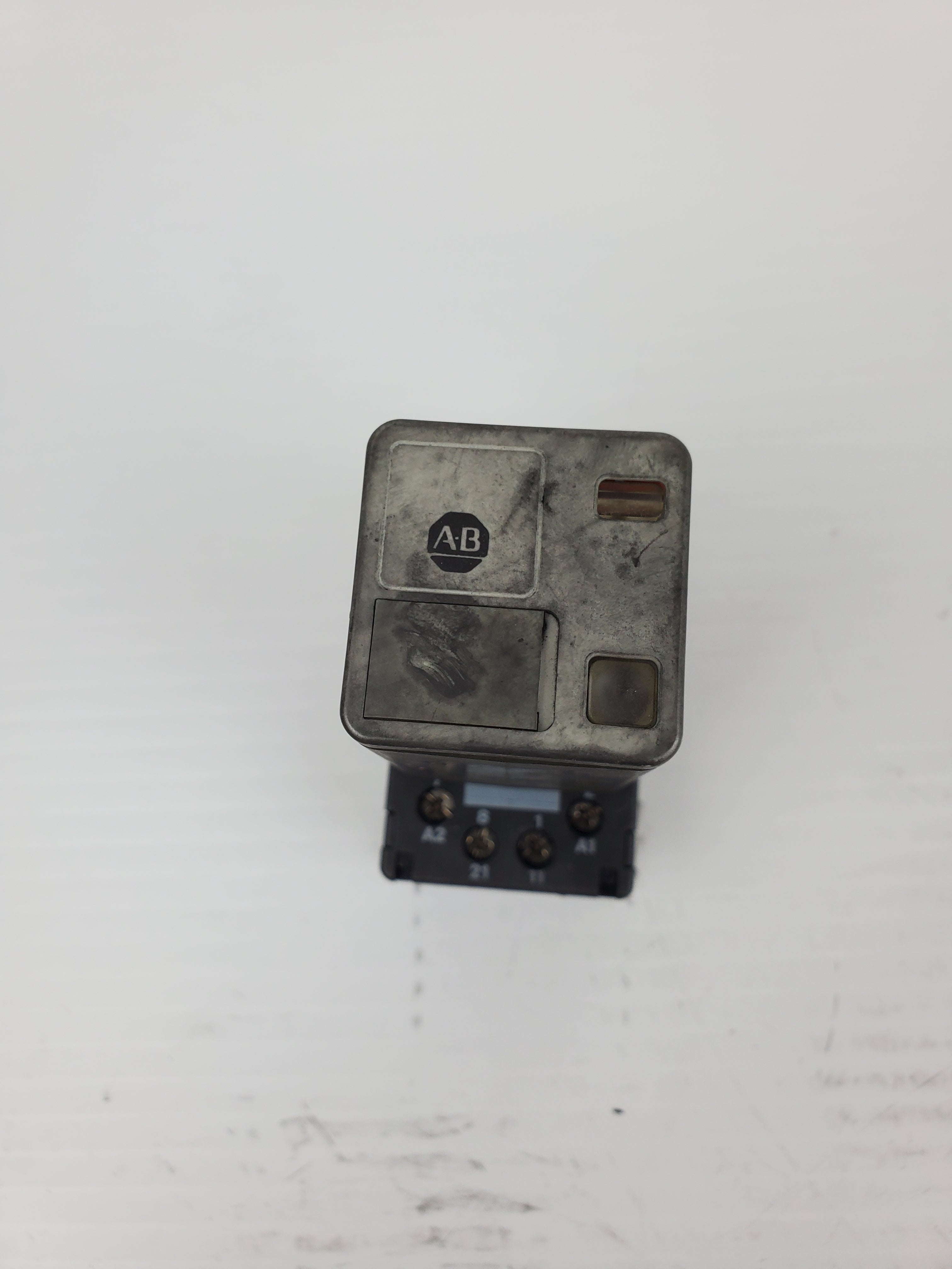 Allen-Bradley 700-HA32Z24 Series B 24VDC Relay with 700-HN100 Series B Socket
