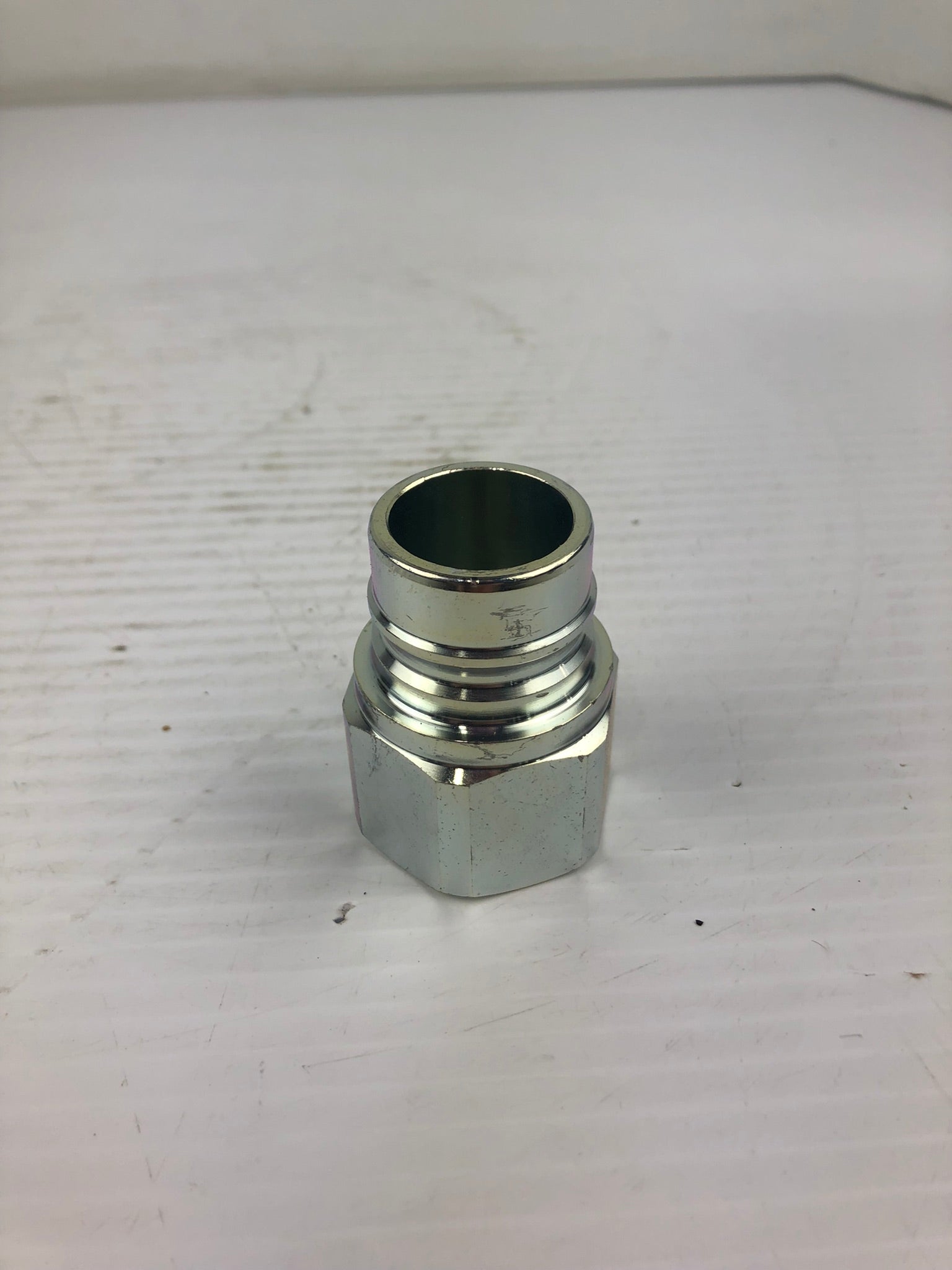 Parker V8F8-E Fitting