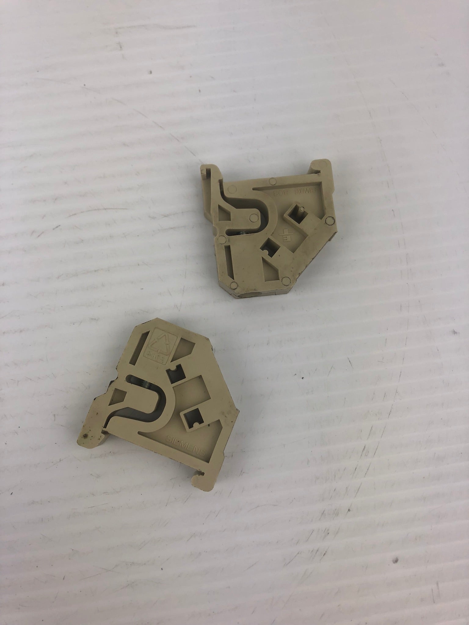 Siemens 8WA1 808 Terminal Block Ends - Lot of 2